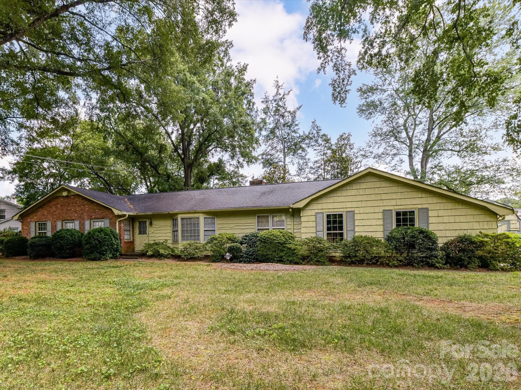 5535 Lansing Drive Property Photo 1