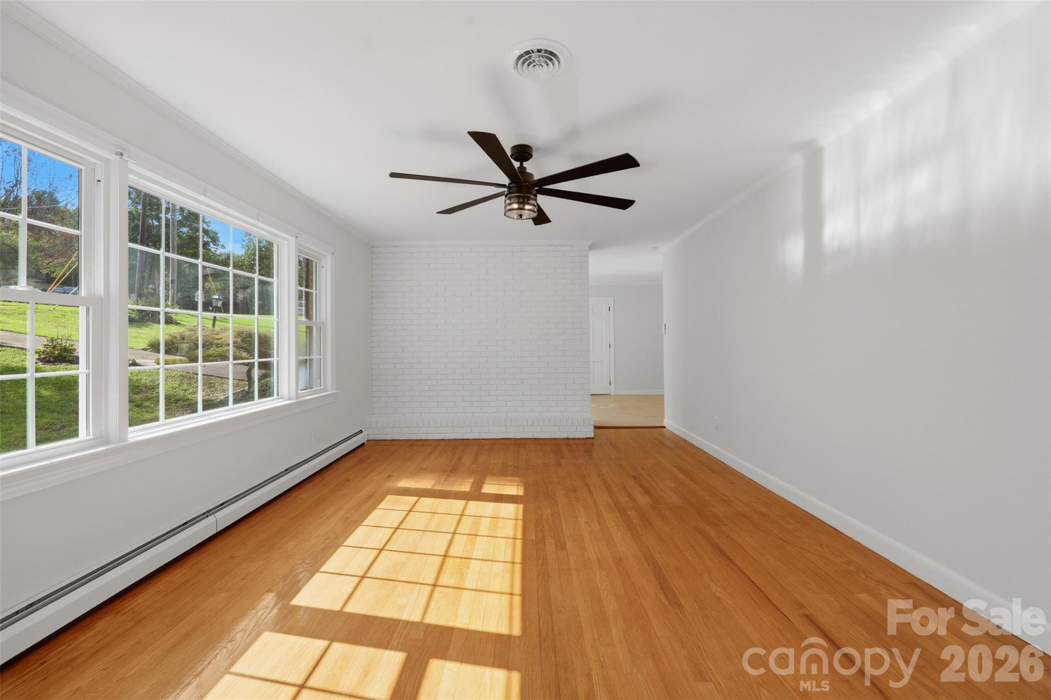 401 S East End Avenue Property Photo 7