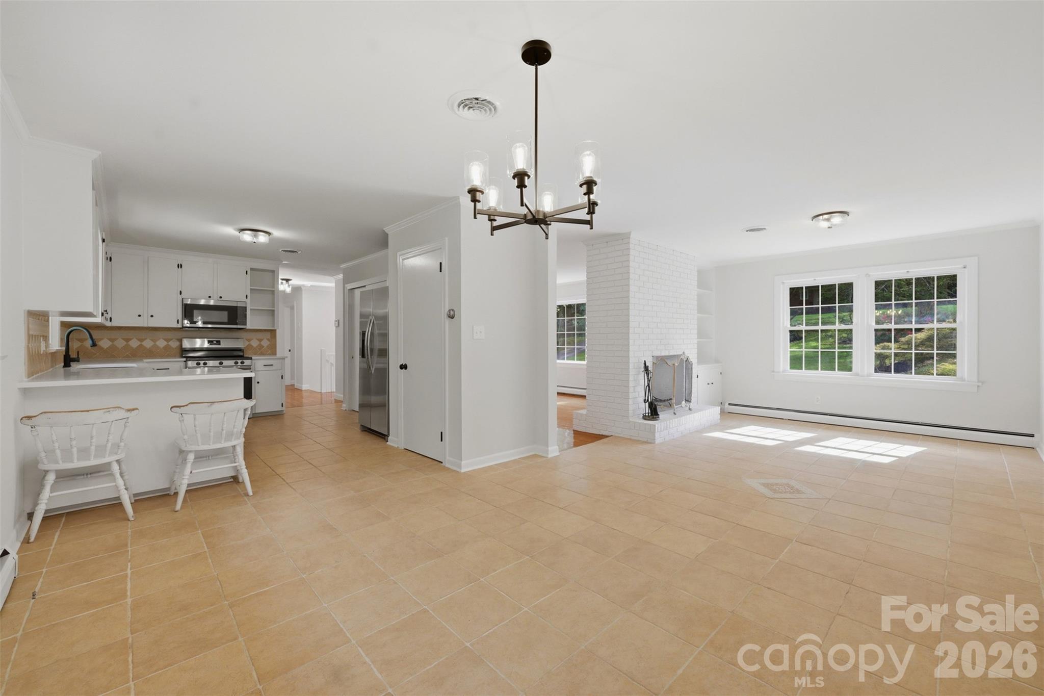 401 S East End Avenue Property Photo 11