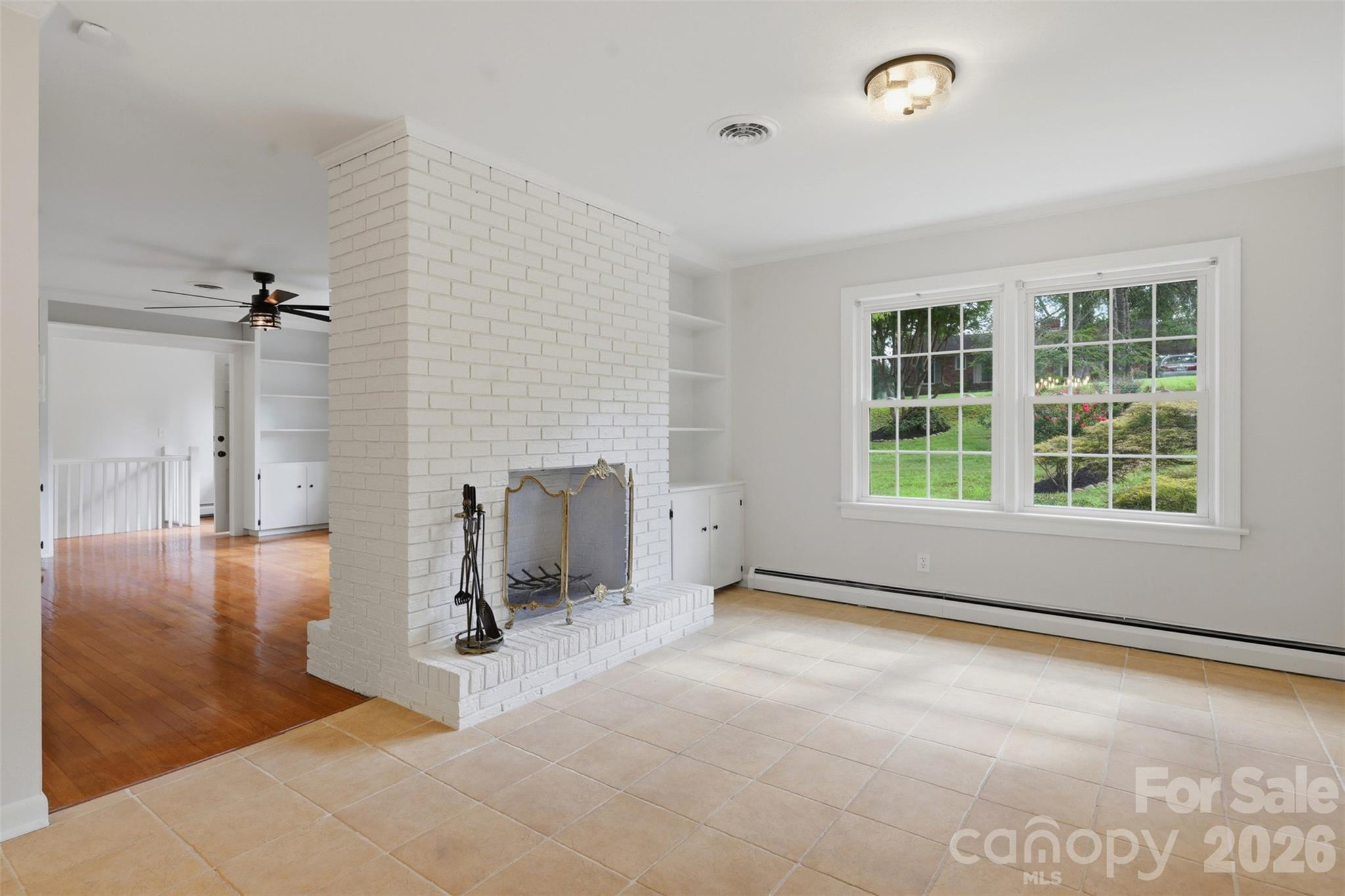 401 S East End Avenue Property Photo 12