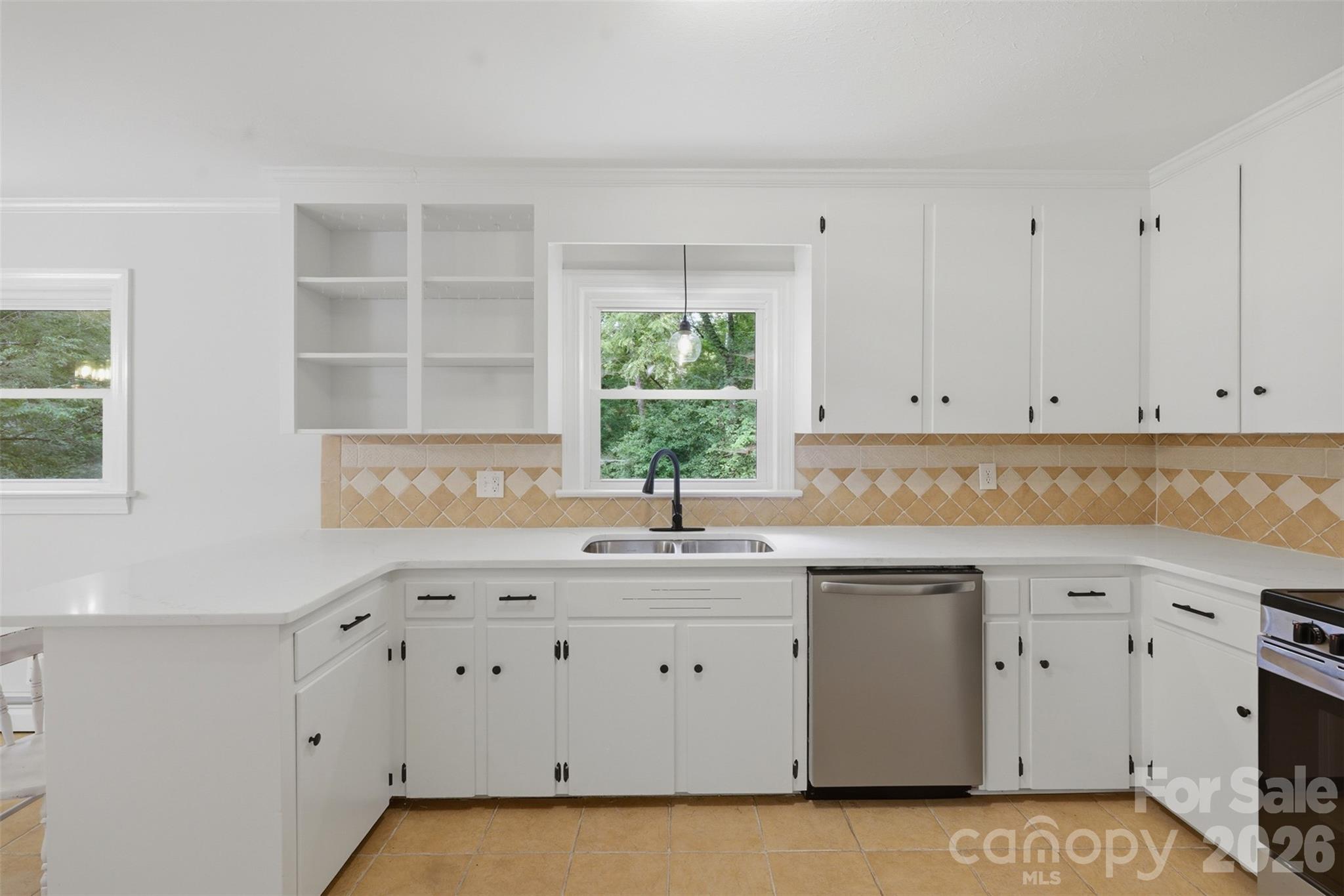 401 S East End Avenue Property Photo 14