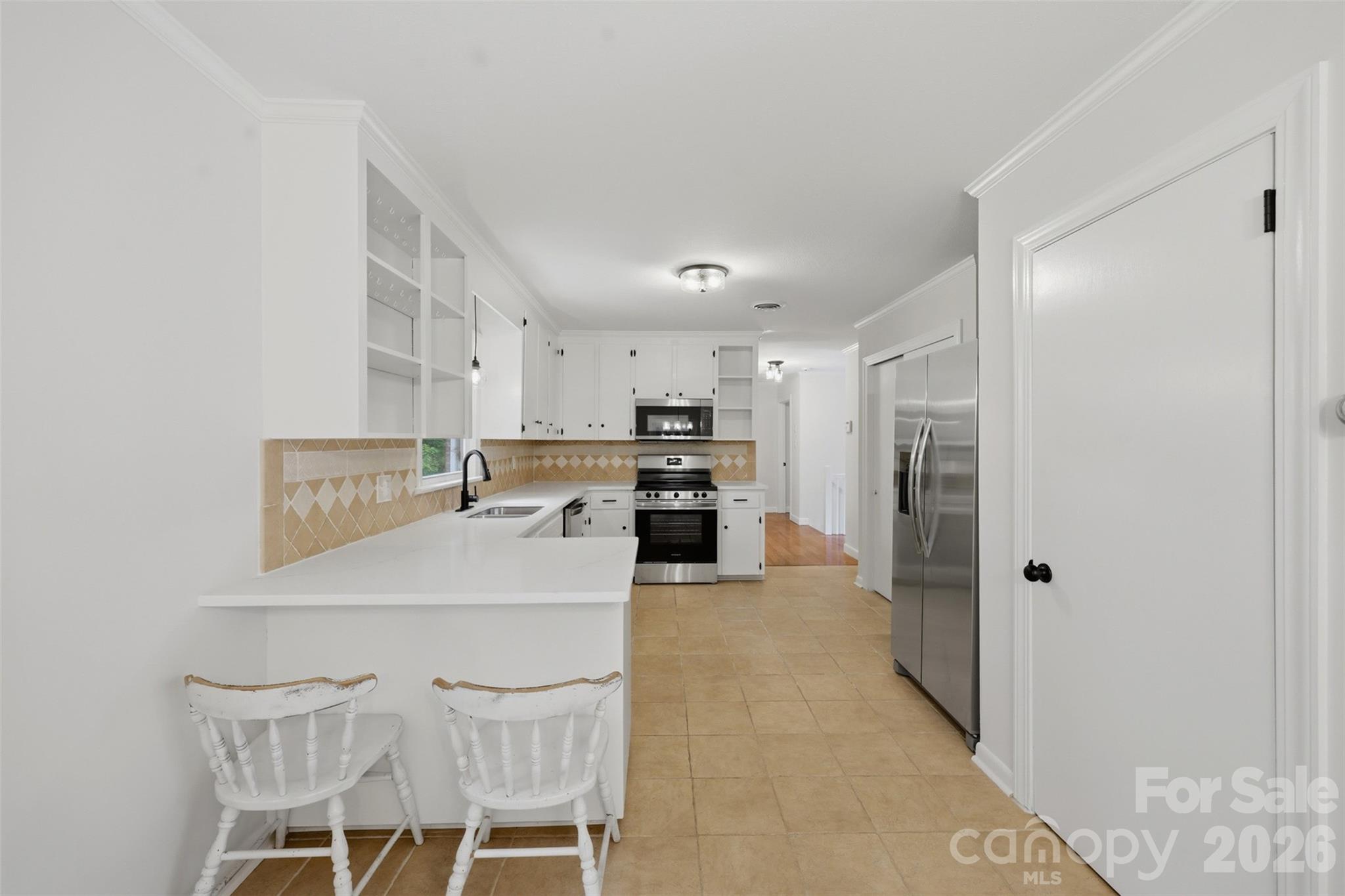 401 S East End Avenue Property Photo 16