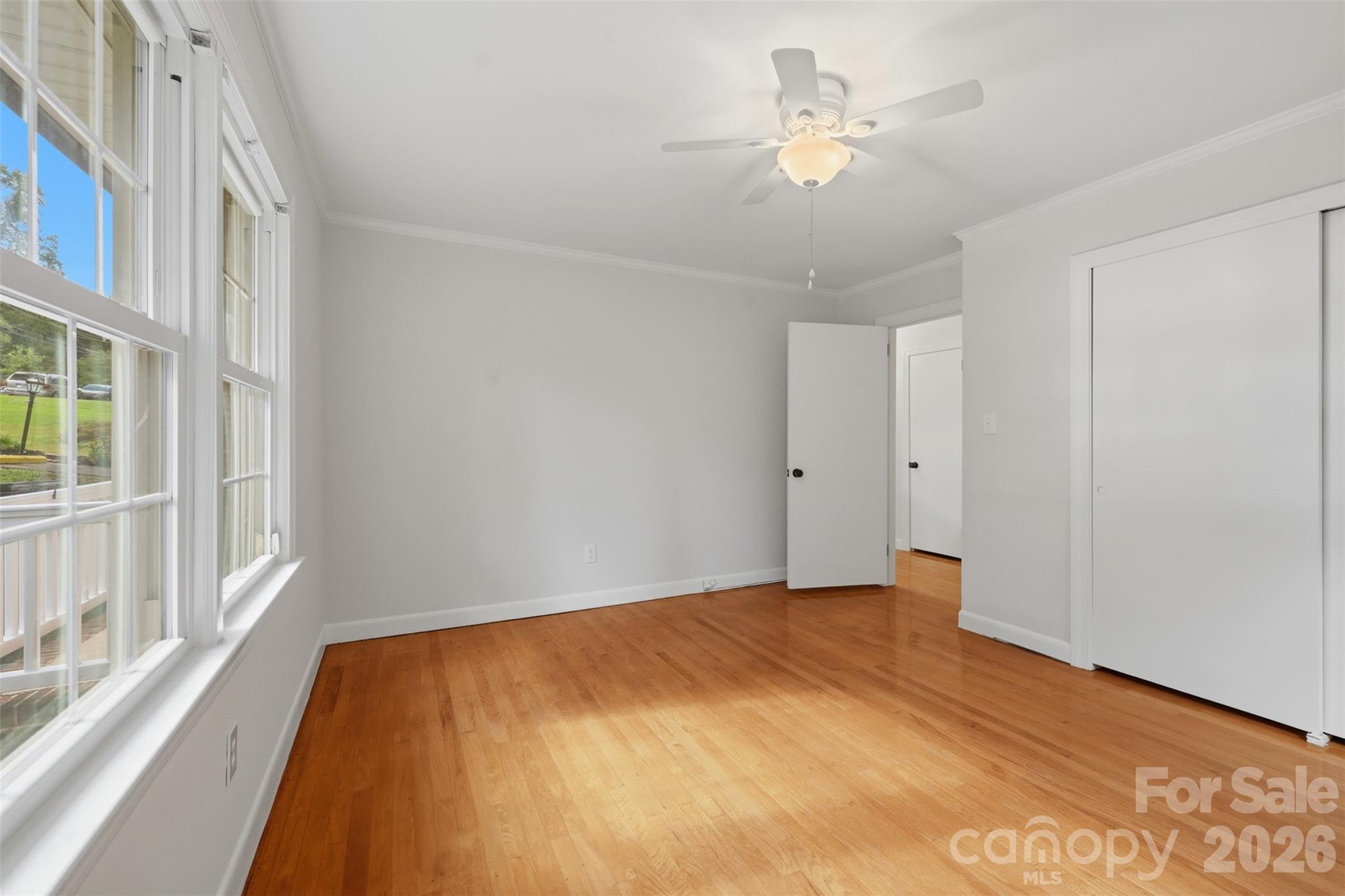 401 S East End Avenue Property Photo 19