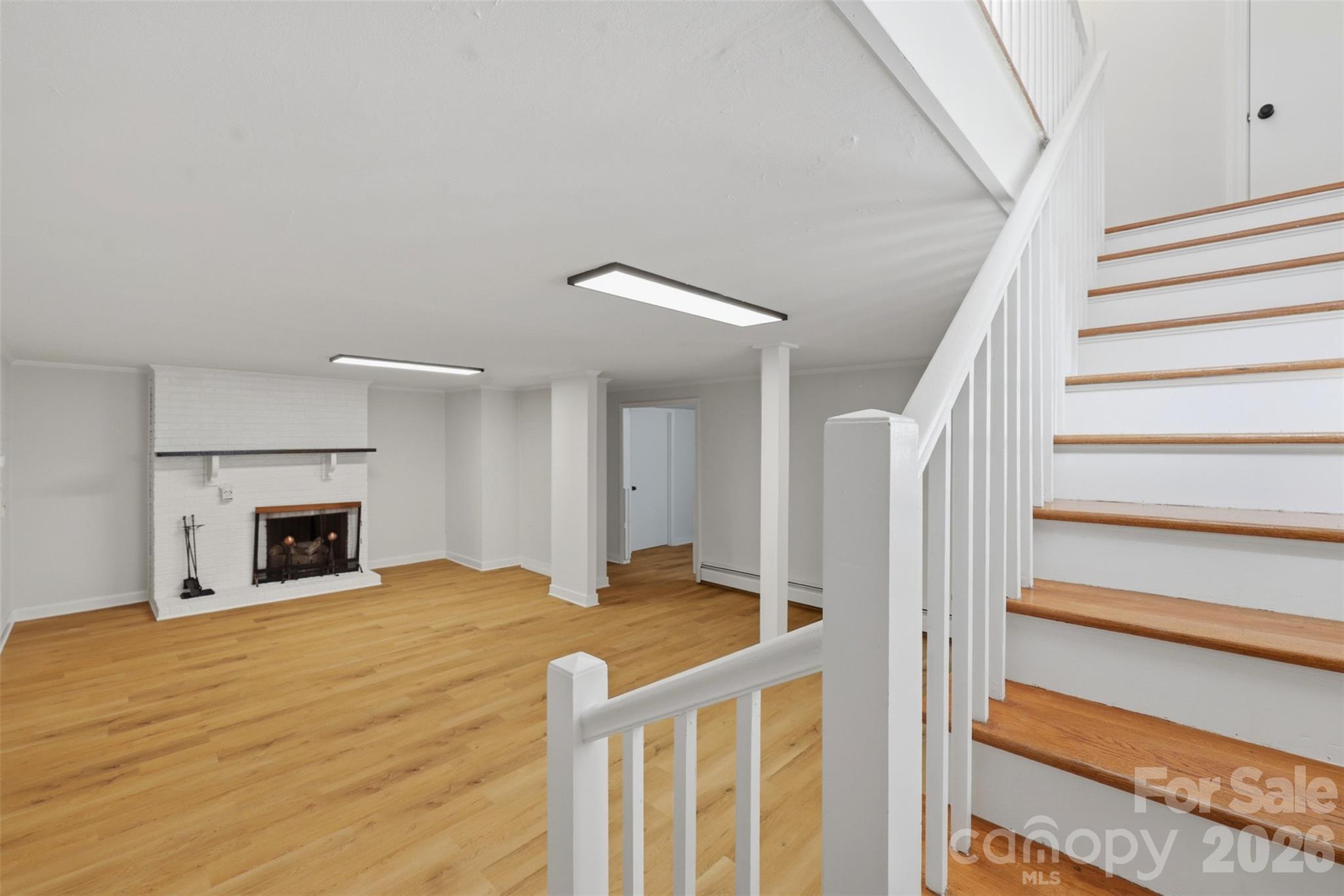 401 S East End Avenue Property Photo 24
