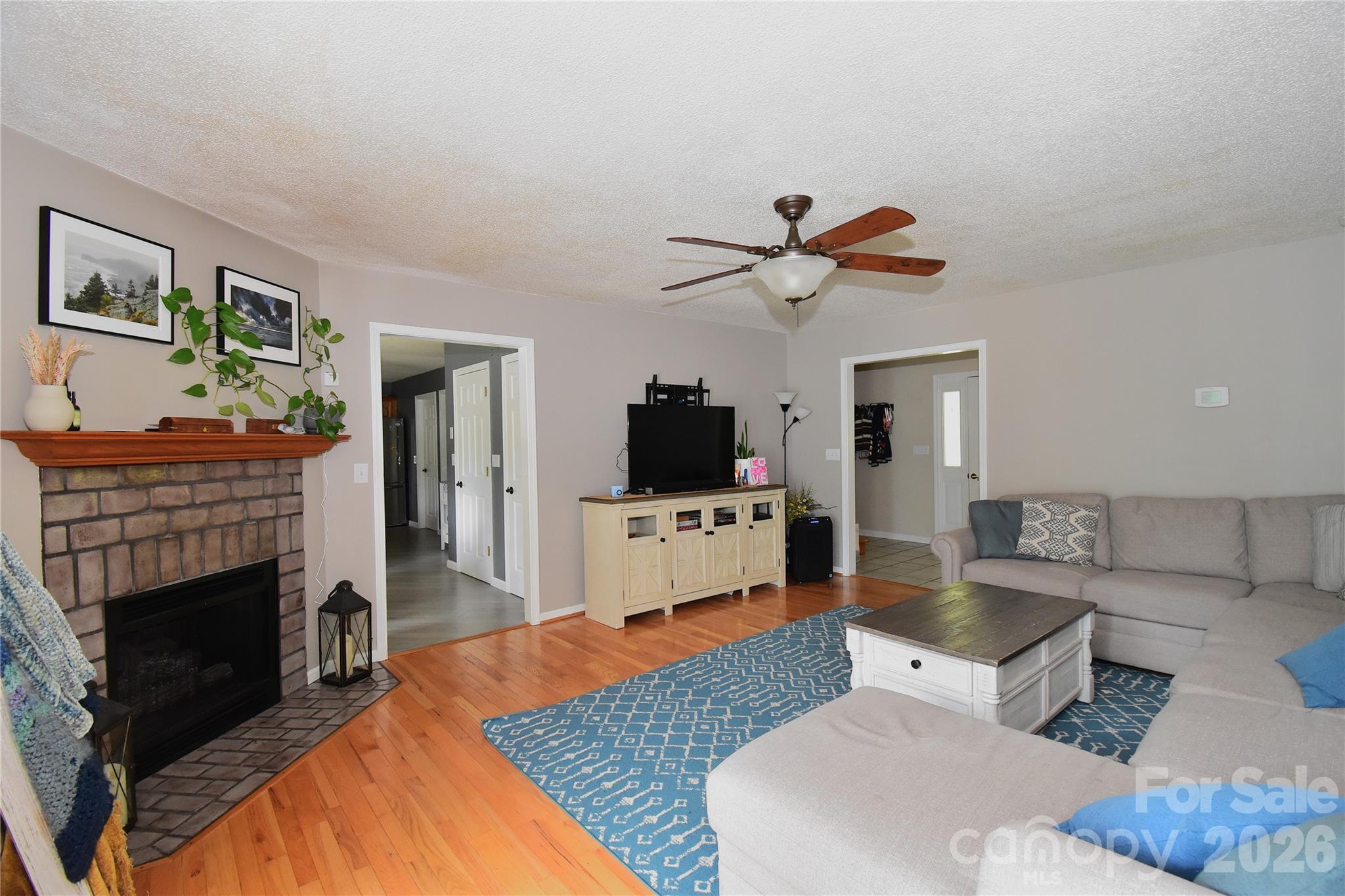 36 Cardinal Lane Property Photo 4