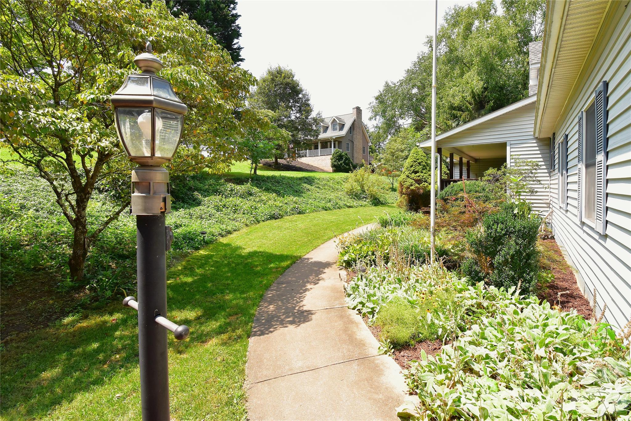 36 Cardinal Lane Property Photo 45