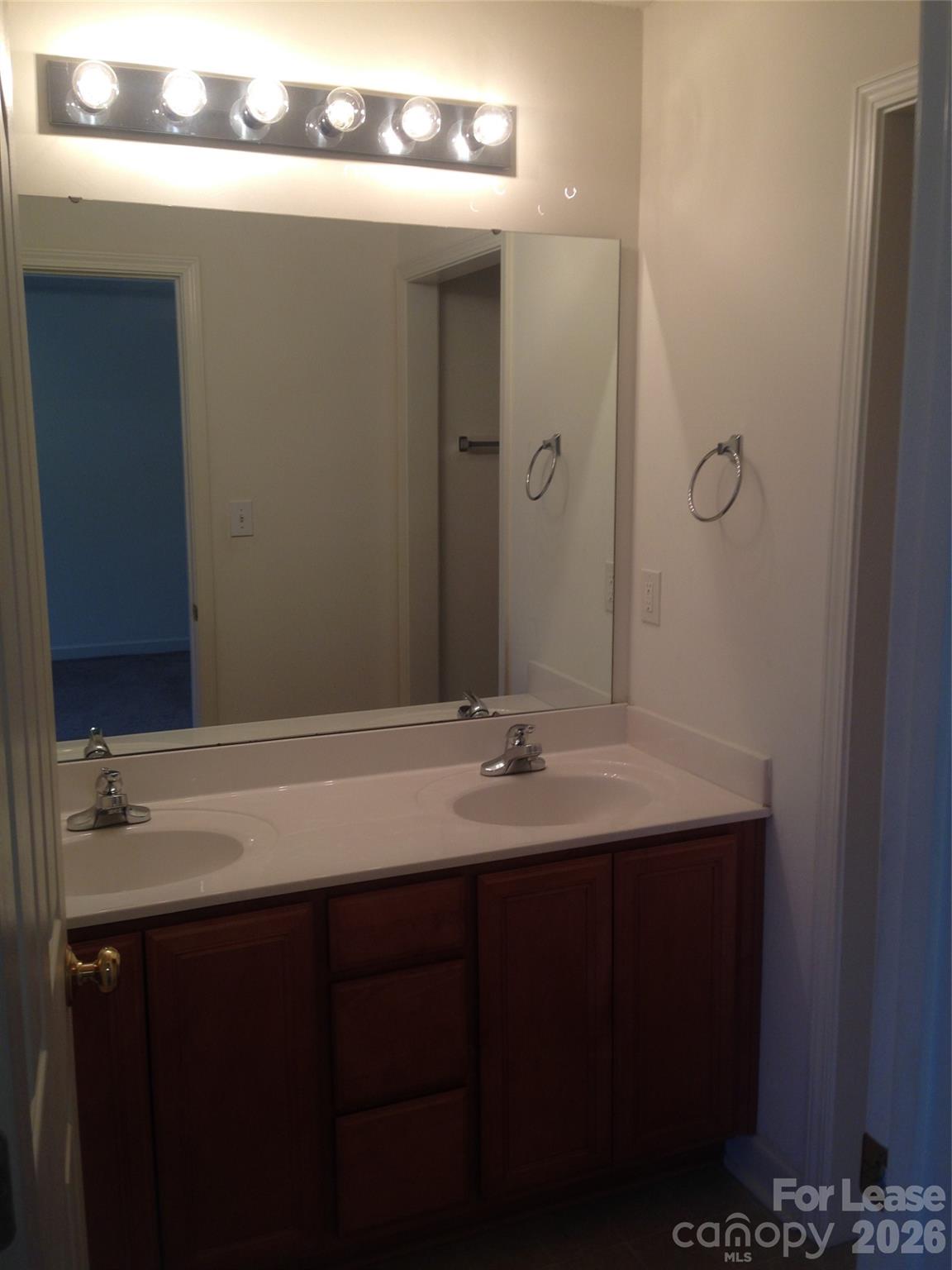 199 Clusters Circle Property Photo 7