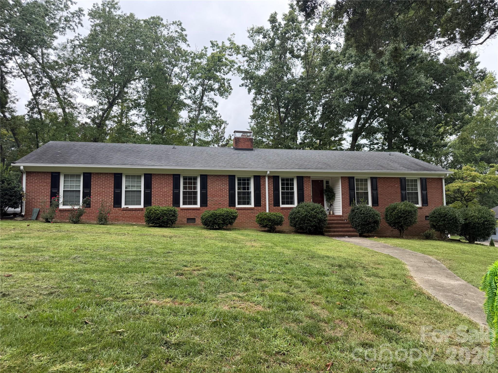 1110 Oak Hill Drive Property Photo 1