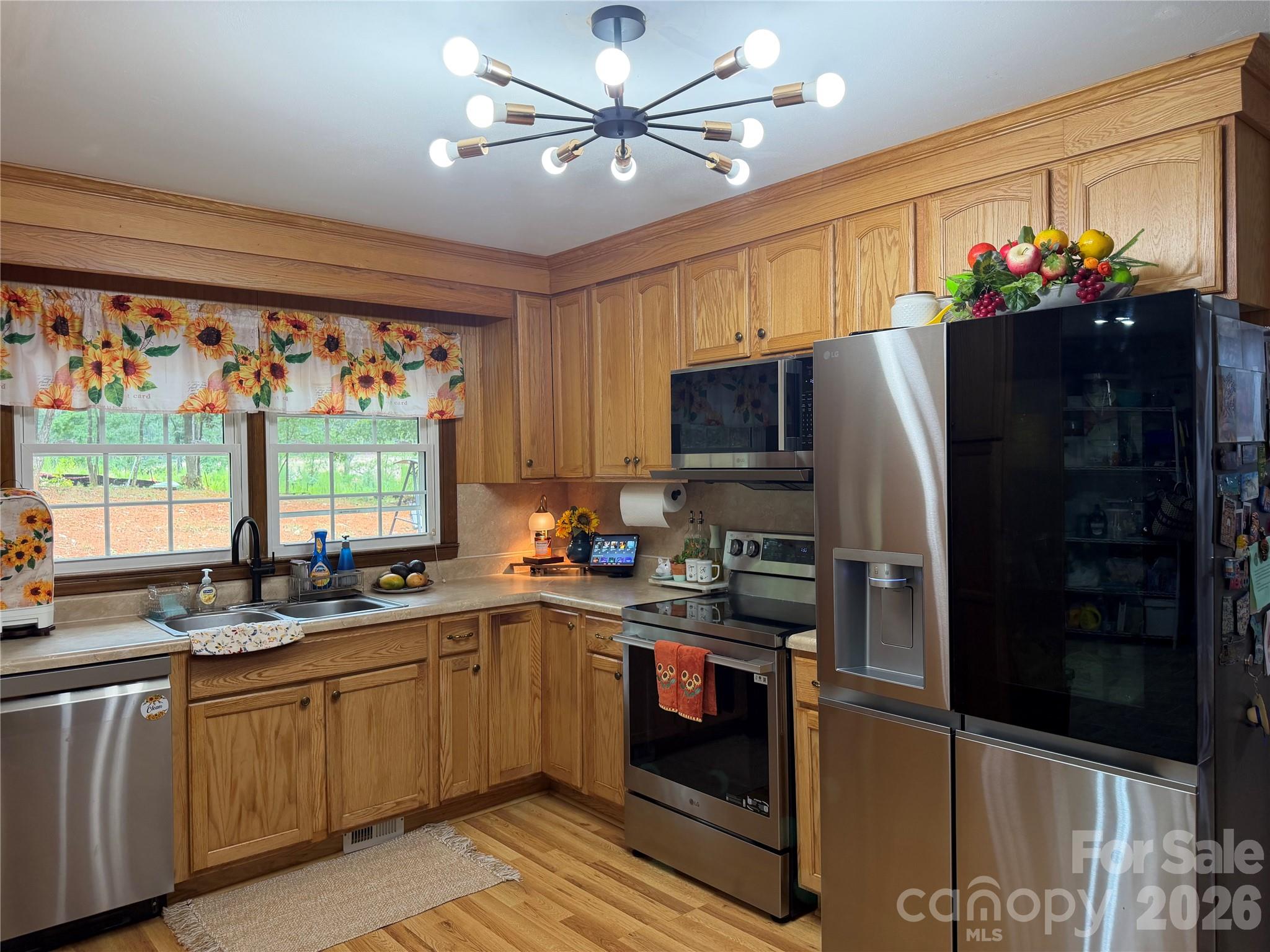 1110 Oak Hill Drive Property Photo 4