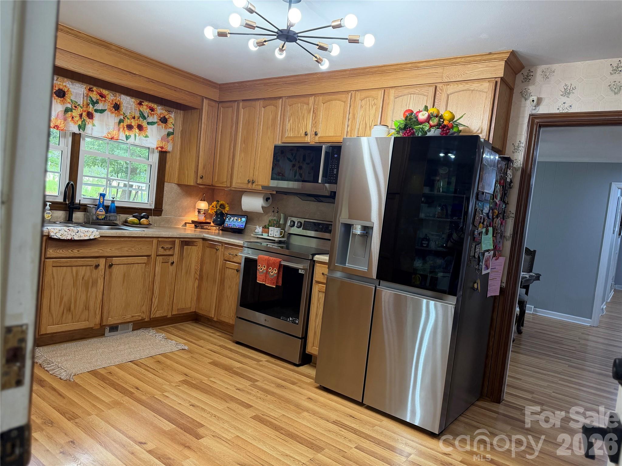 1110 Oak Hill Drive Property Photo 5