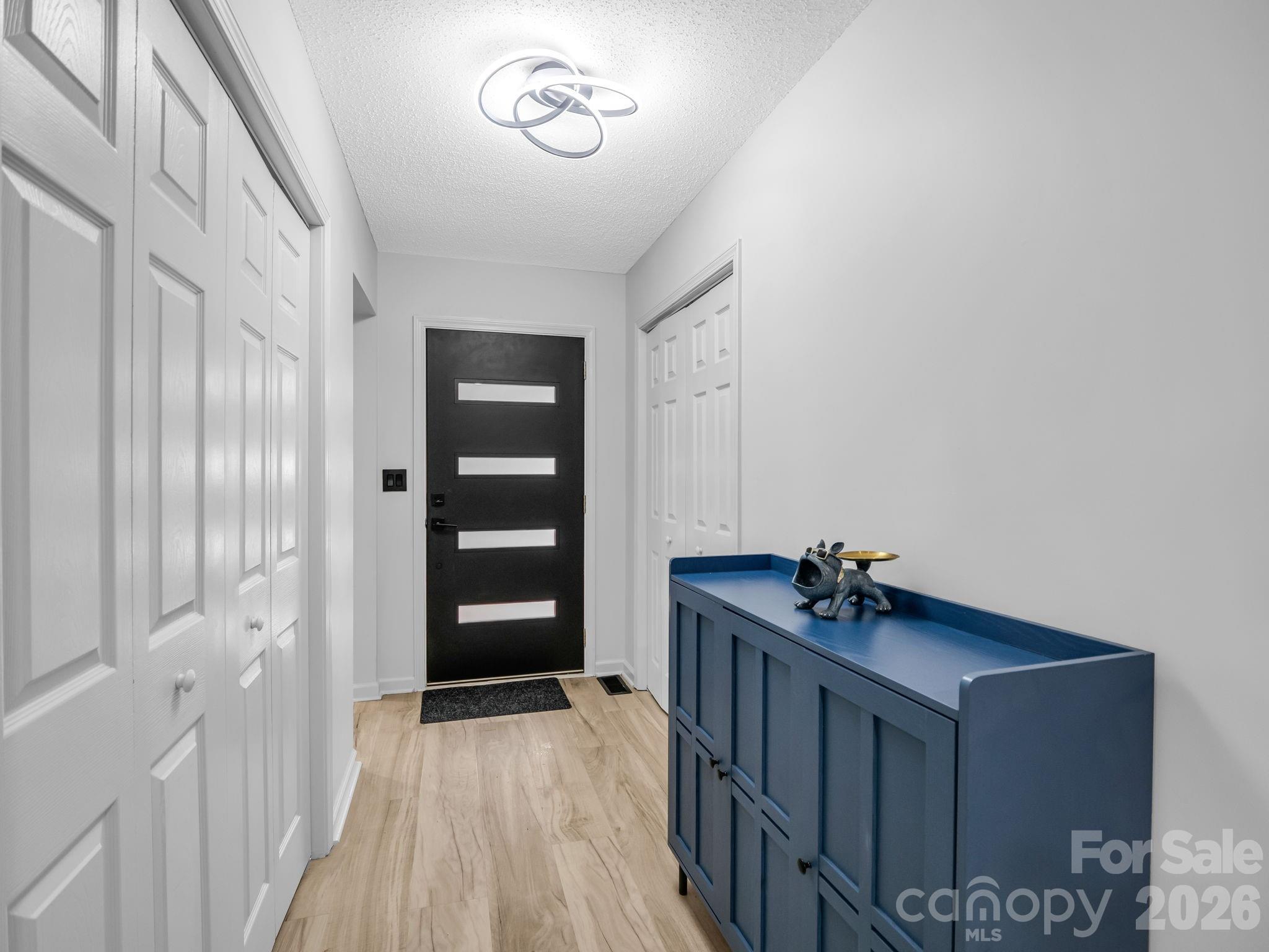 89 Hillview Circle Property Photo 7