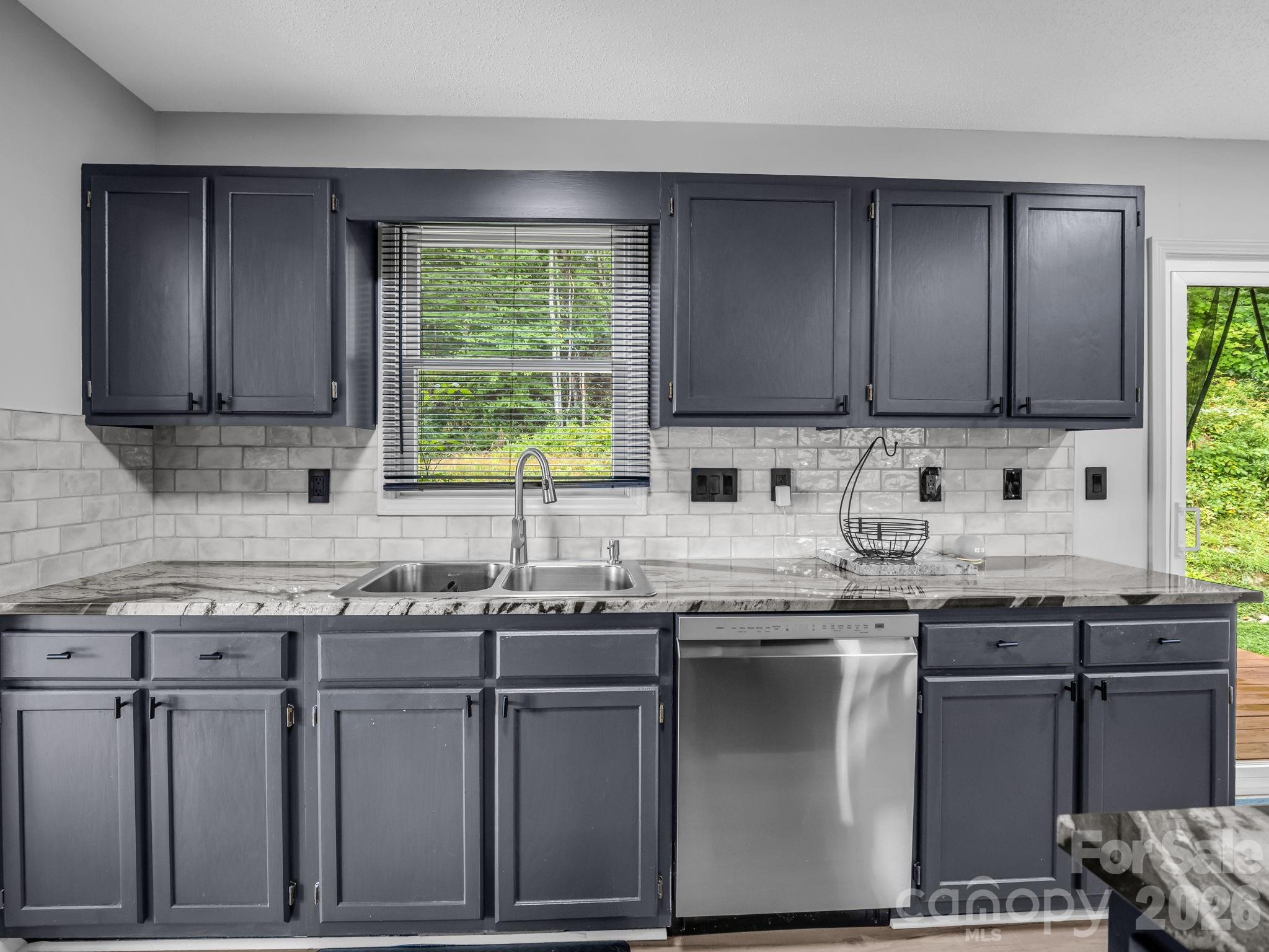 89 Hillview Circle Property Photo 13