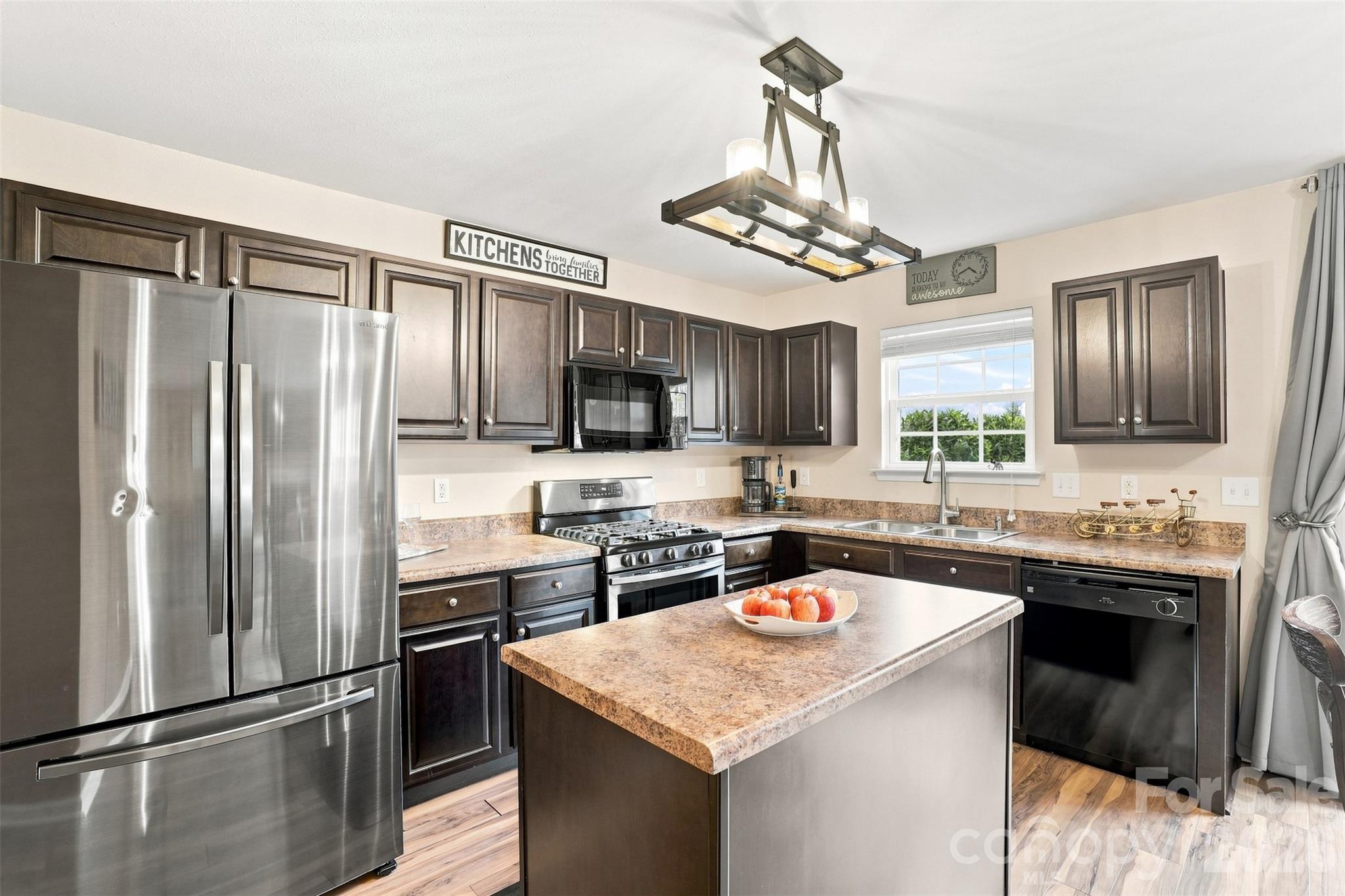1773 Eastway Drive Property Photo 11