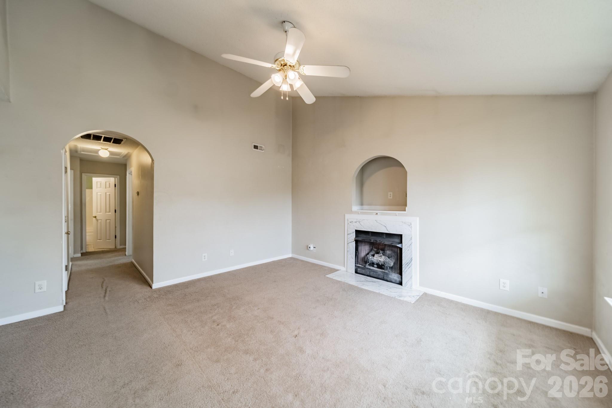 1914 Mission Oaks Street Property Photo 5