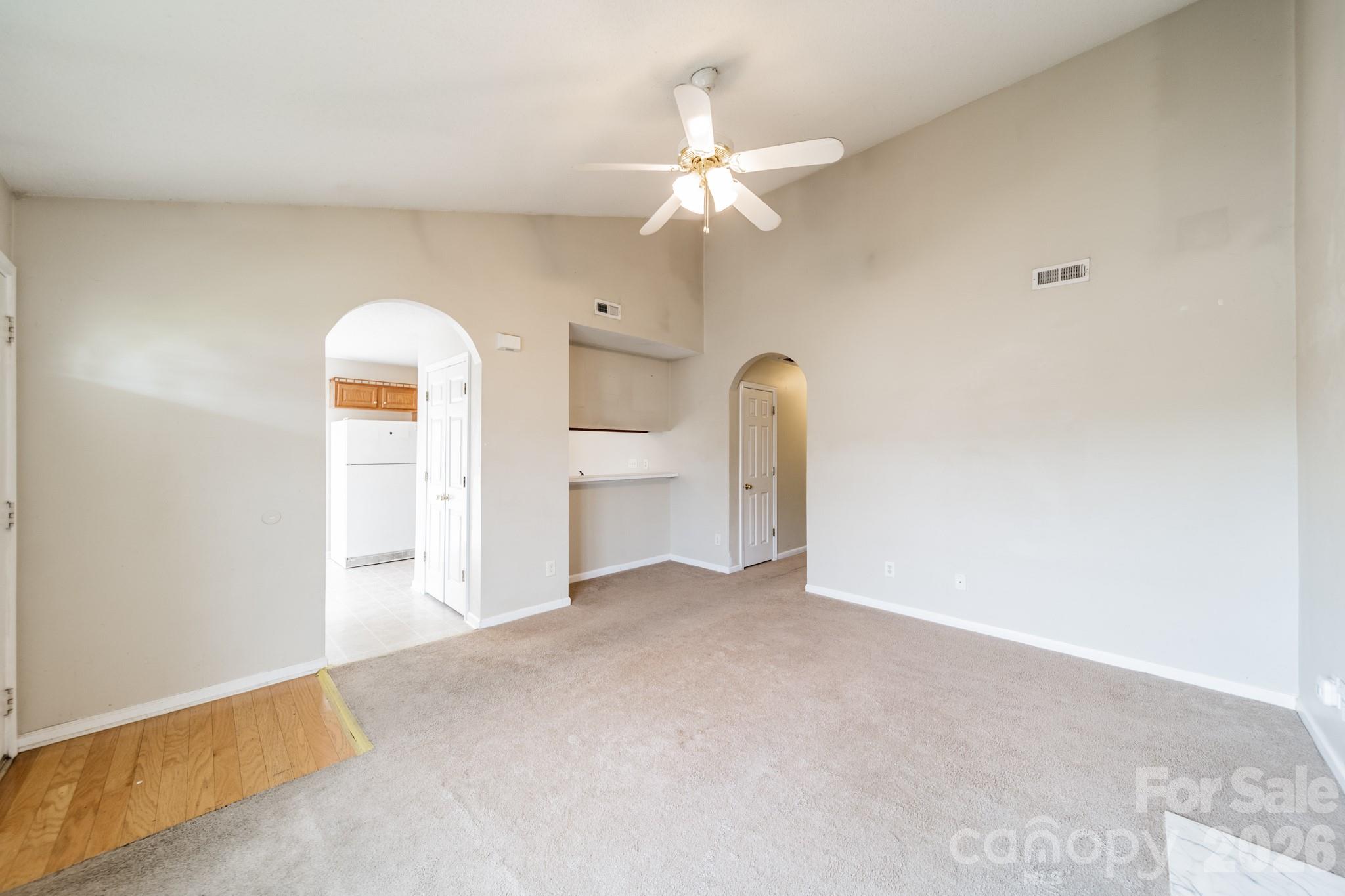 1914 Mission Oaks Street Property Photo 6