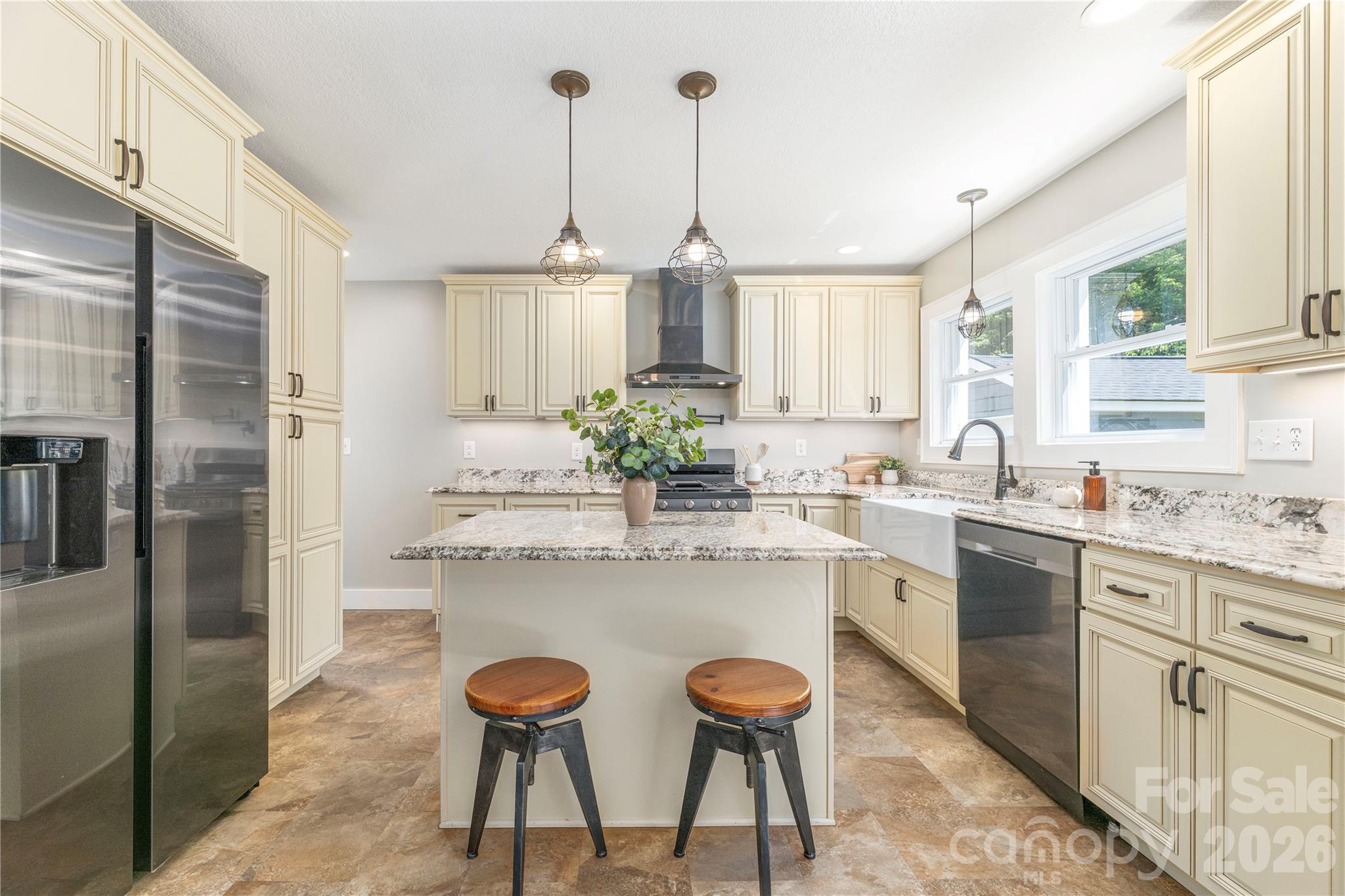 638 Newfound Street Property Photo 4
