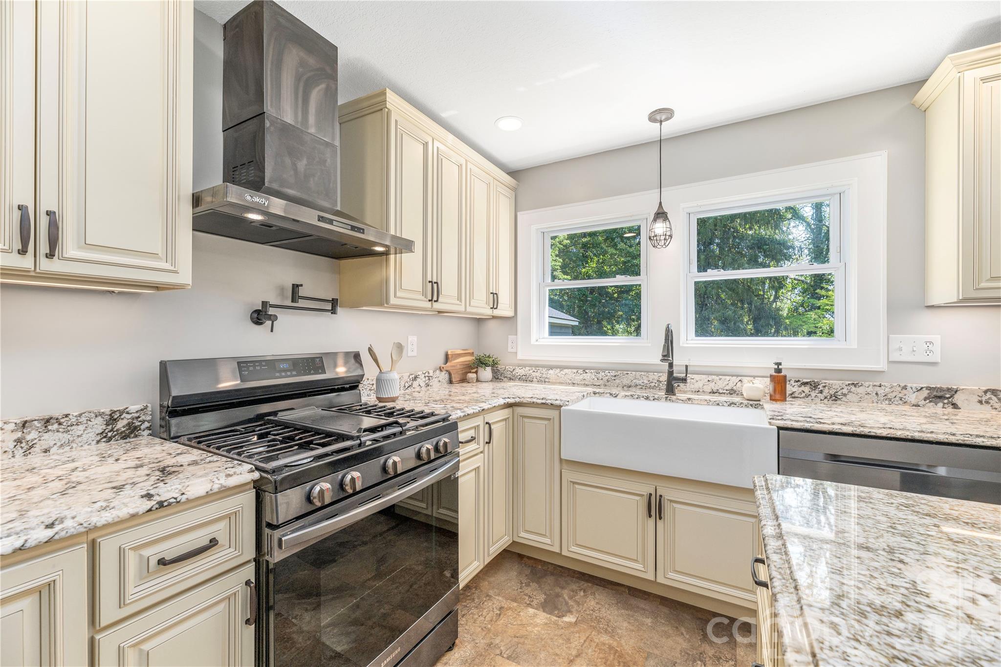 638 Newfound Street Property Photo 15
