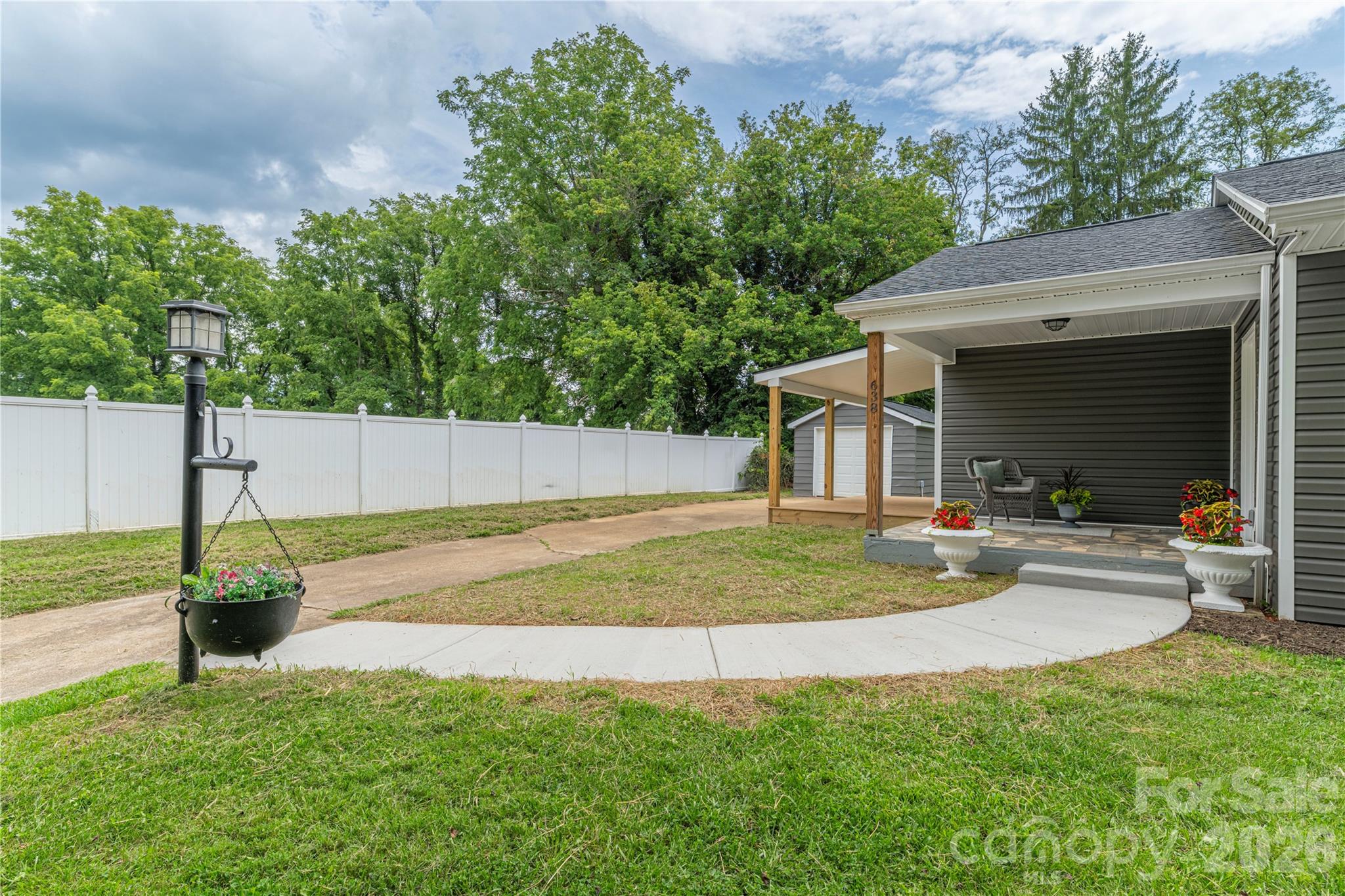 638 Newfound Street Property Photo 28