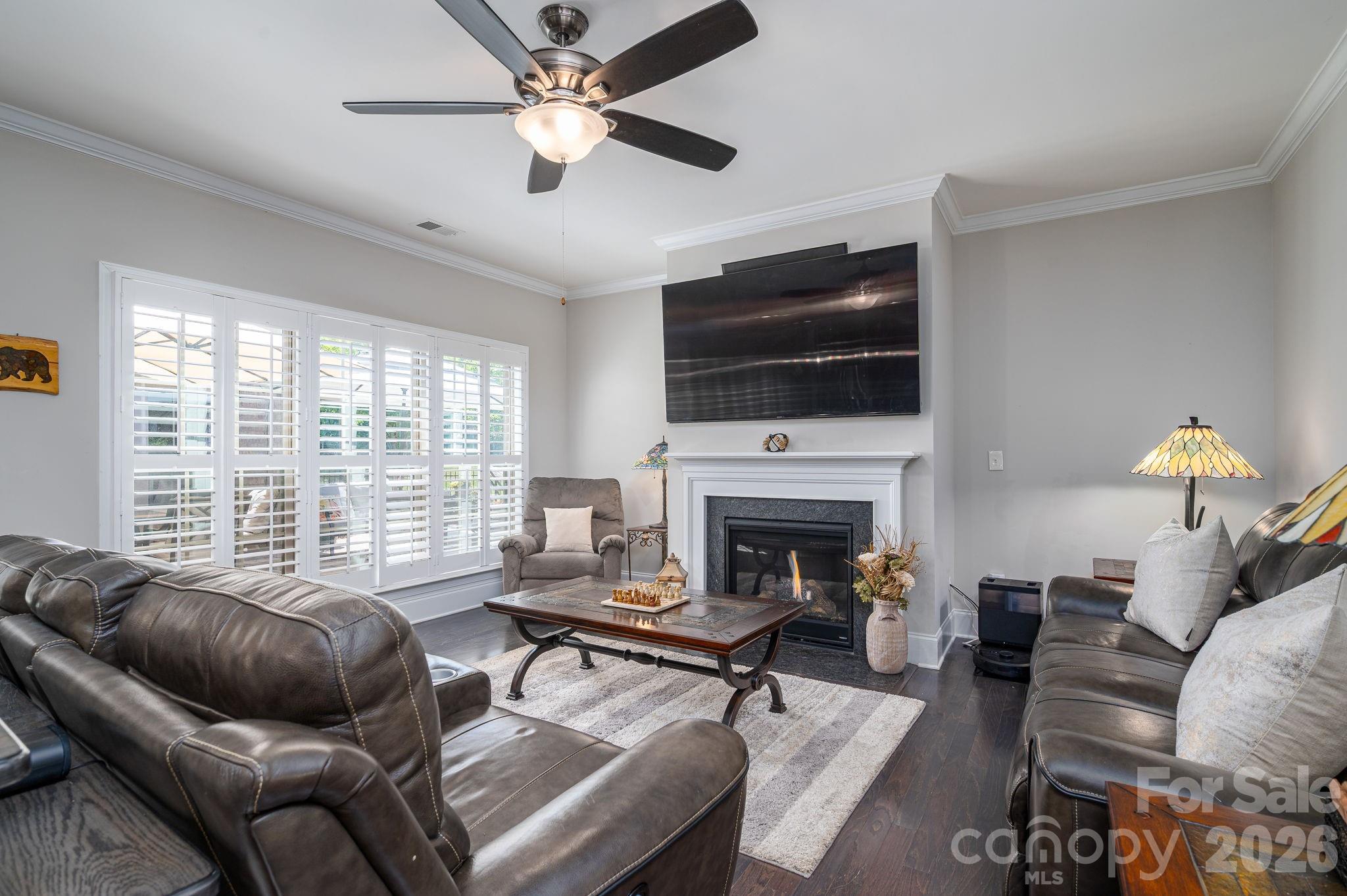 5228 Courtyard Lane Property Photo 9