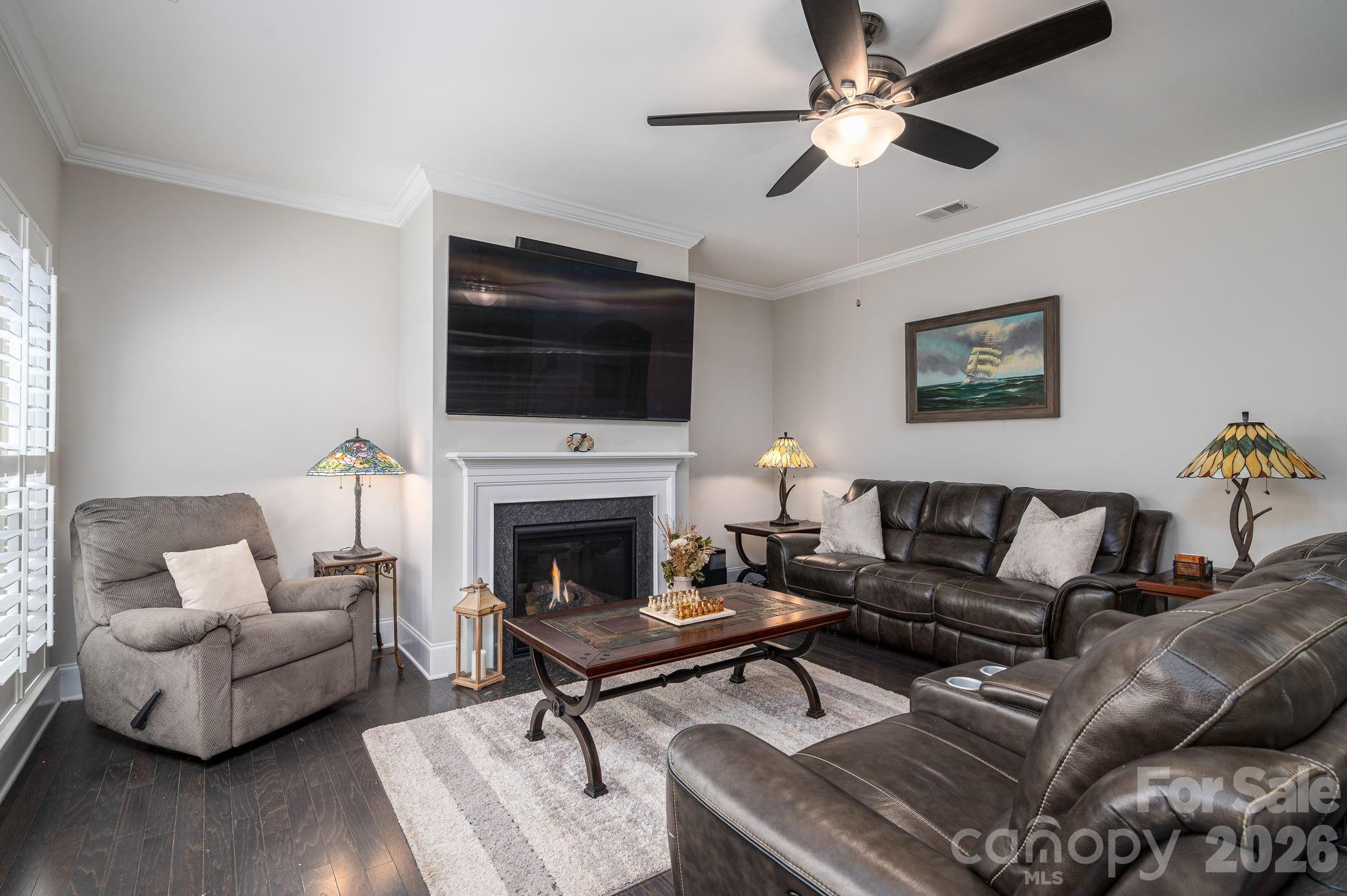 5228 Courtyard Lane Property Photo 10