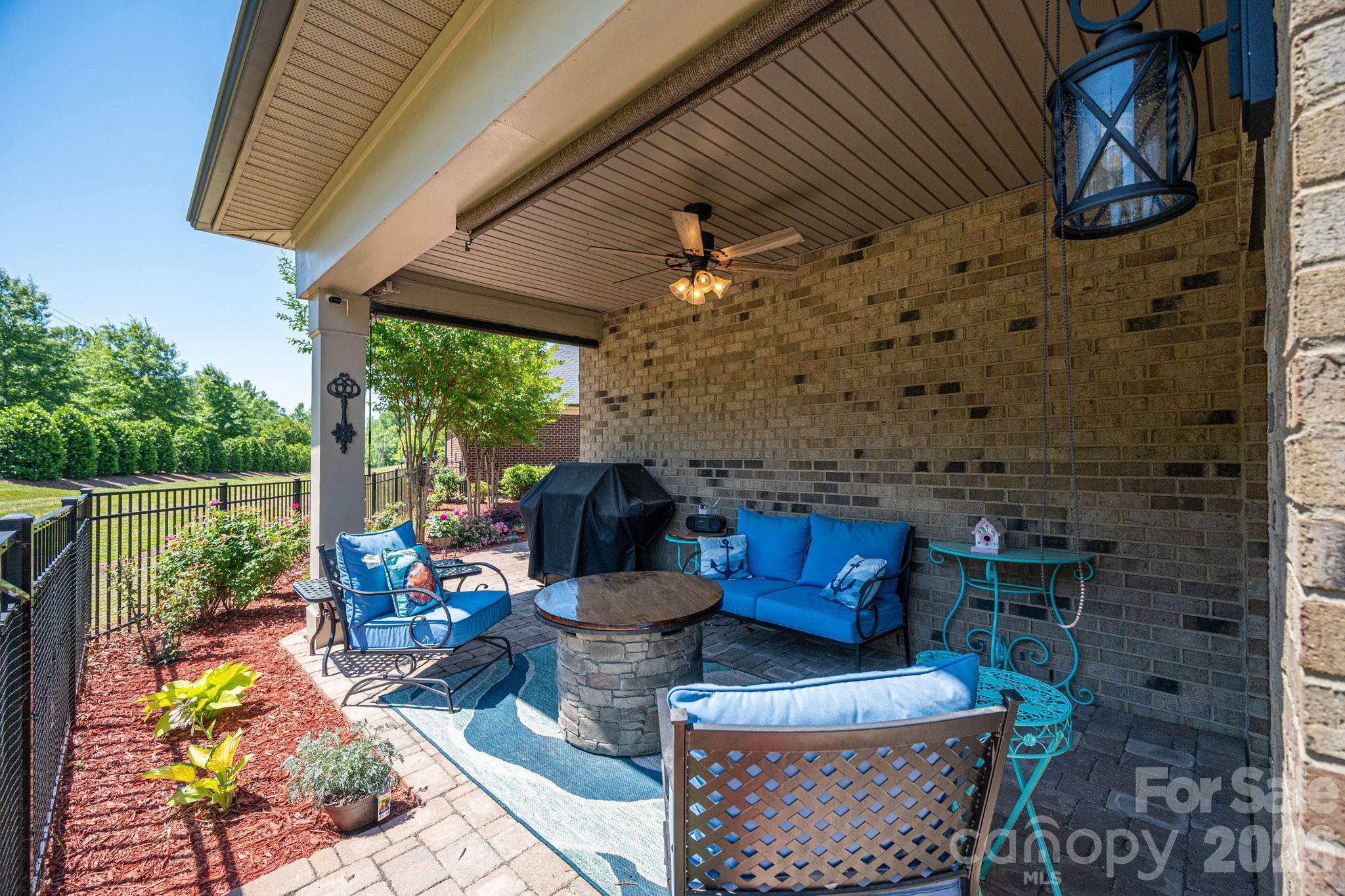 5228 Courtyard Lane Property Photo 30