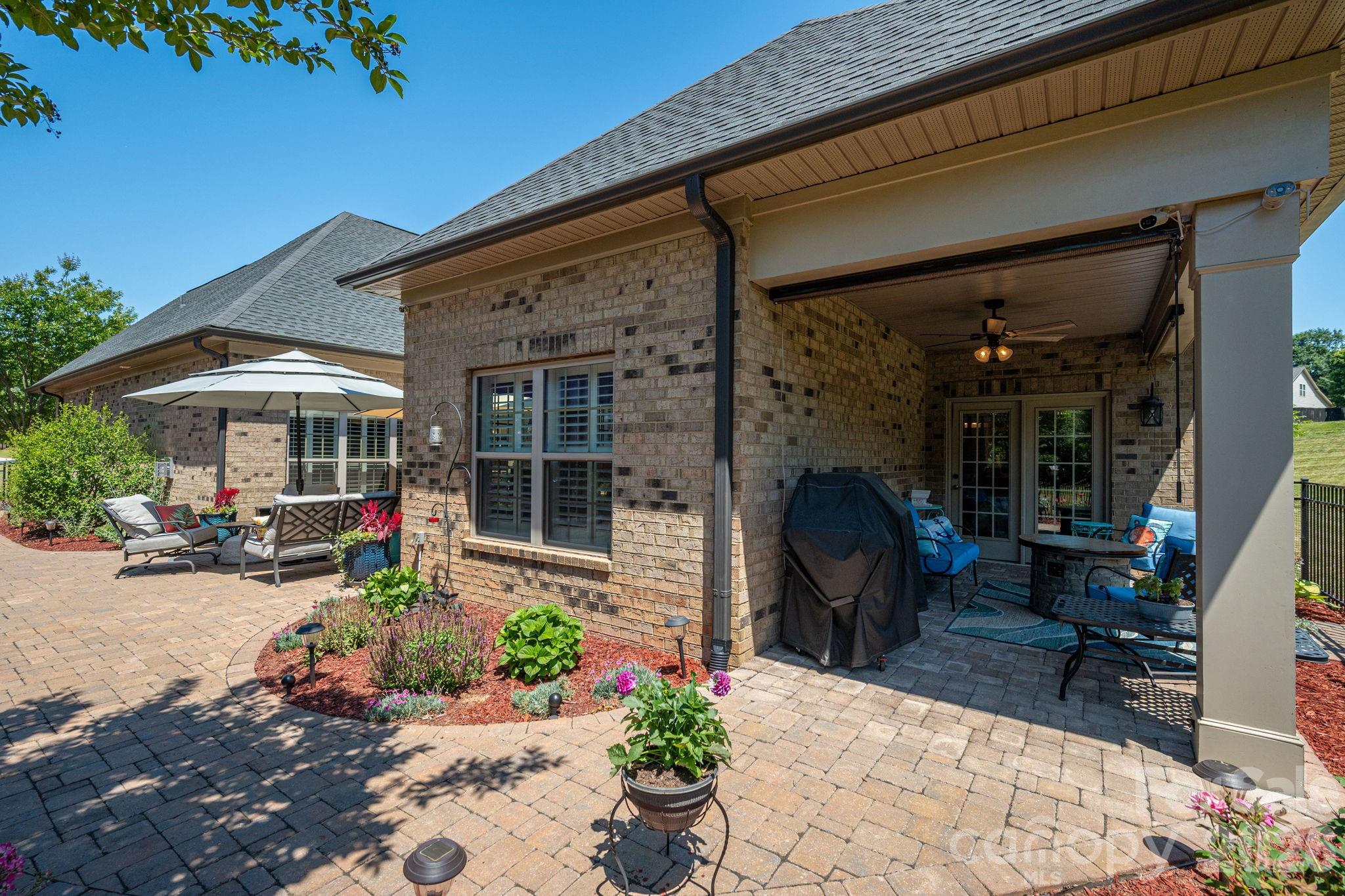 5228 Courtyard Lane Property Photo 31