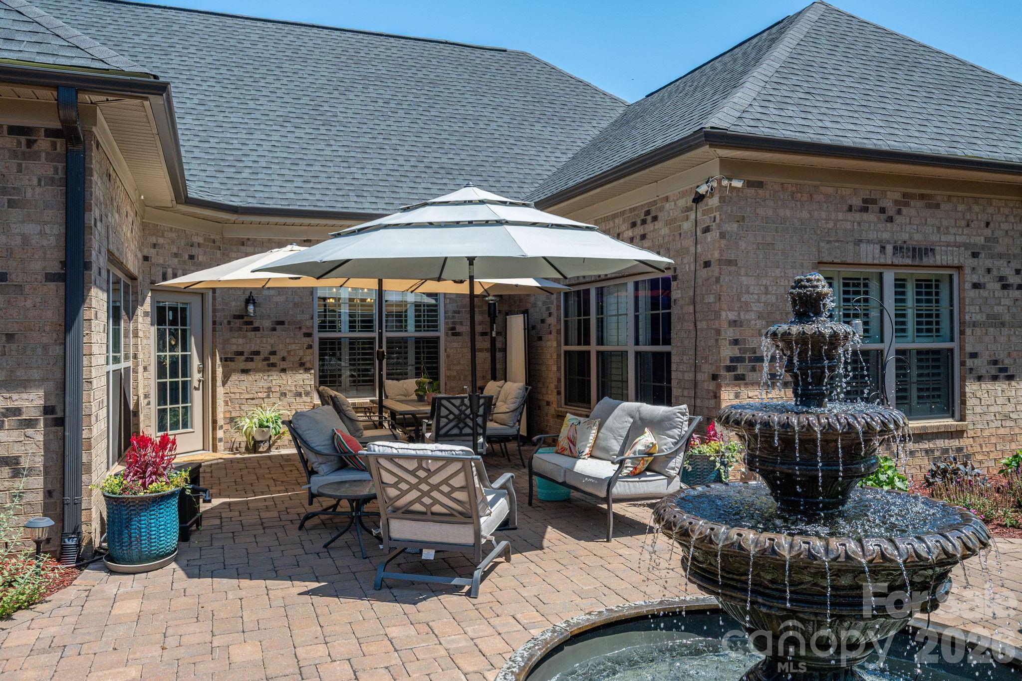 5228 Courtyard Lane Property Photo 34