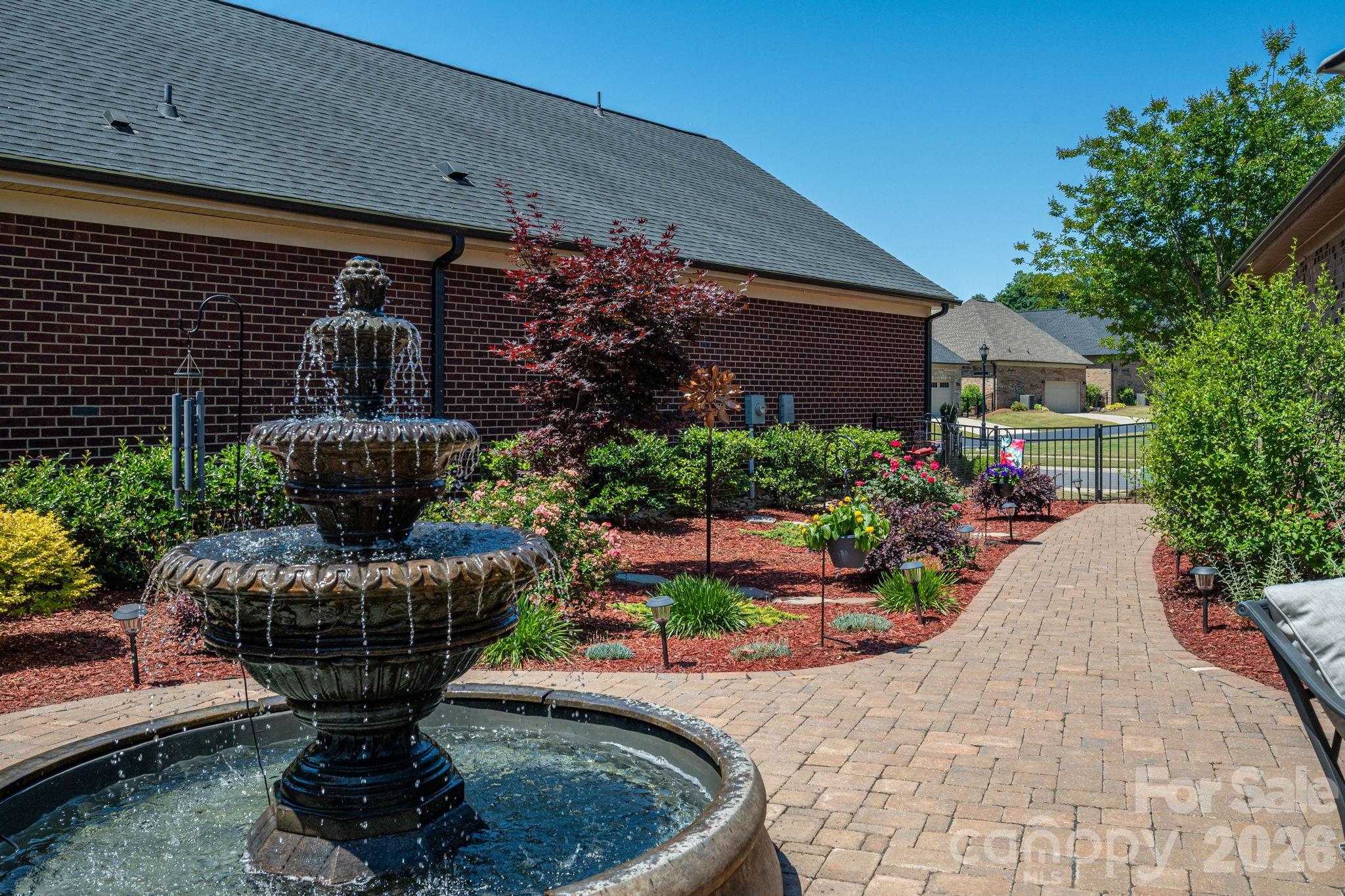 5228 Courtyard Lane Property Photo 38