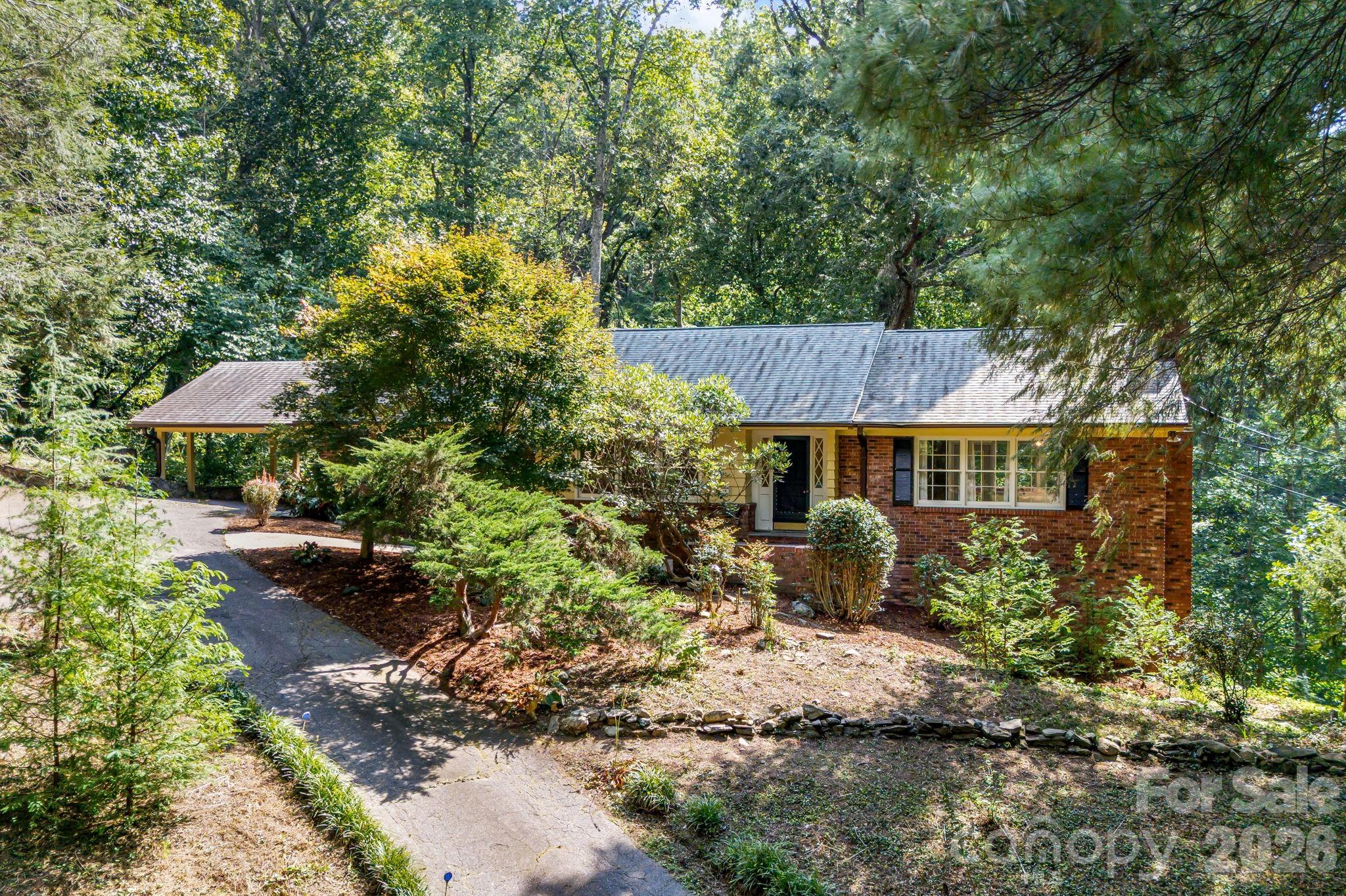 165 Cherokee Road Property Photo 1