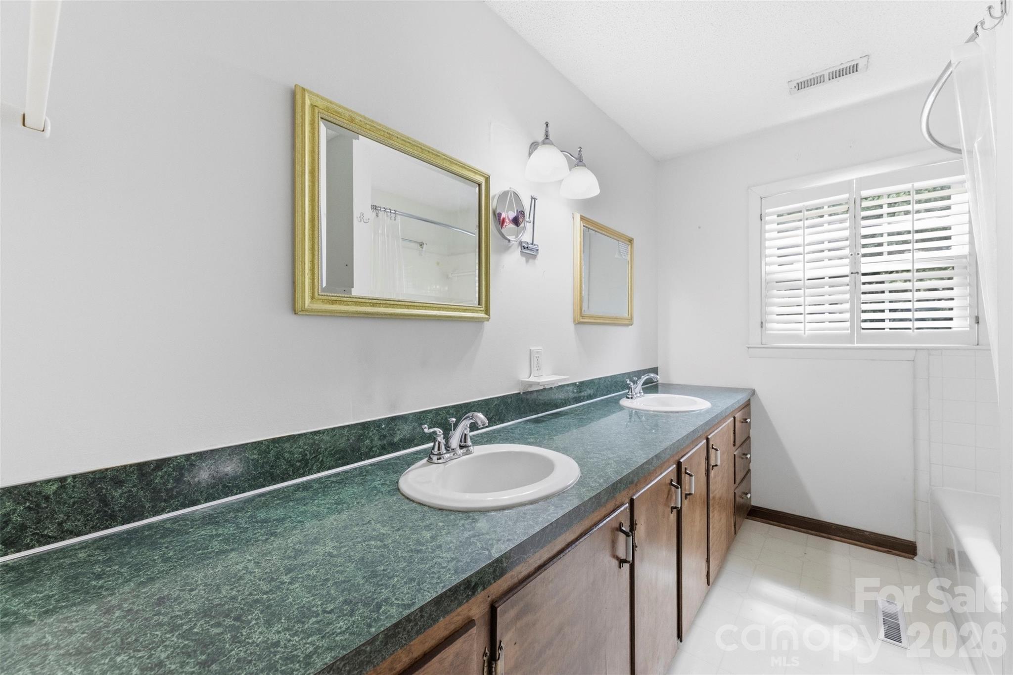 3110 Robinwood Road Property Photo 23