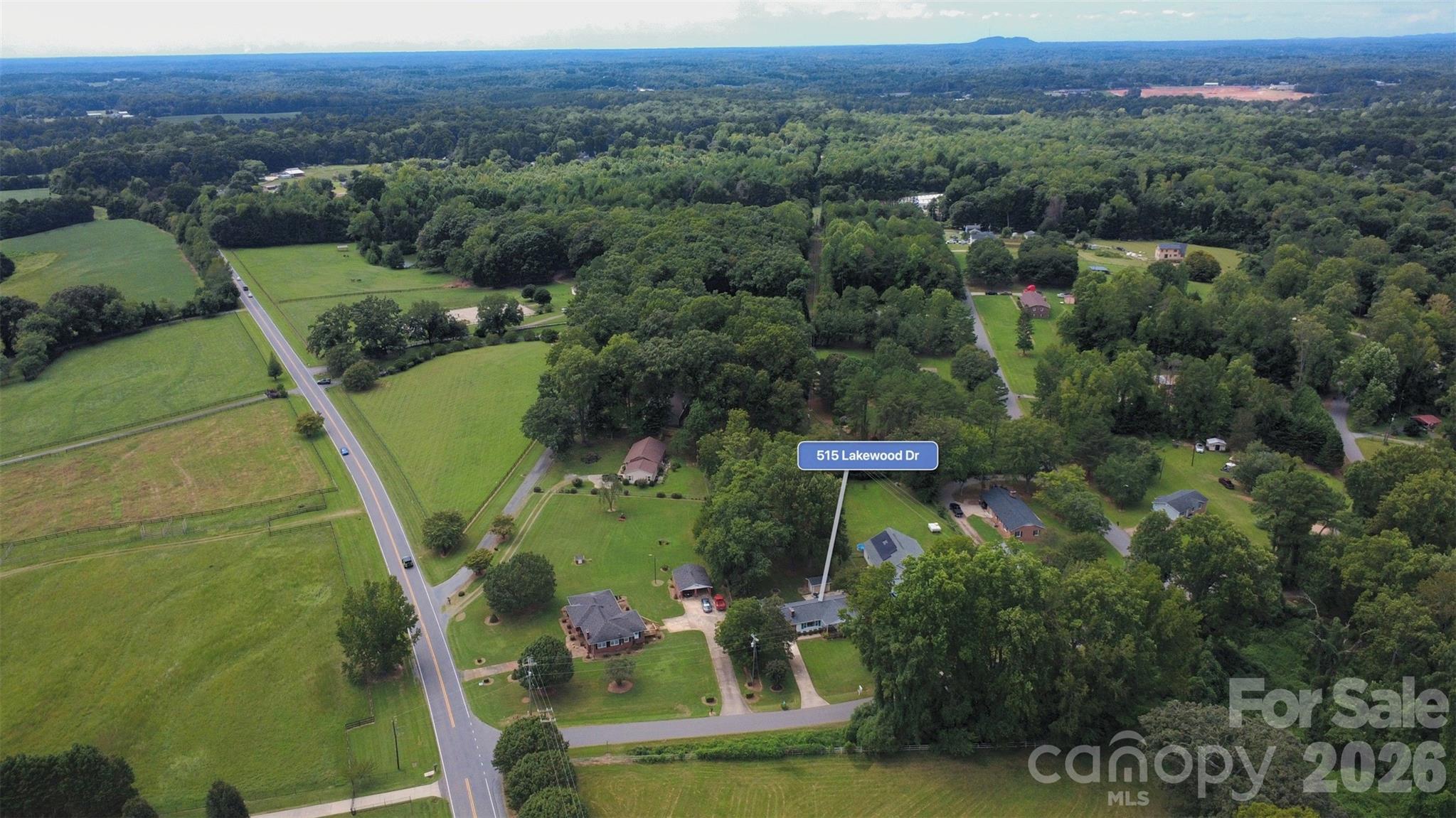 515 Lakewood Drive Property Photo 6