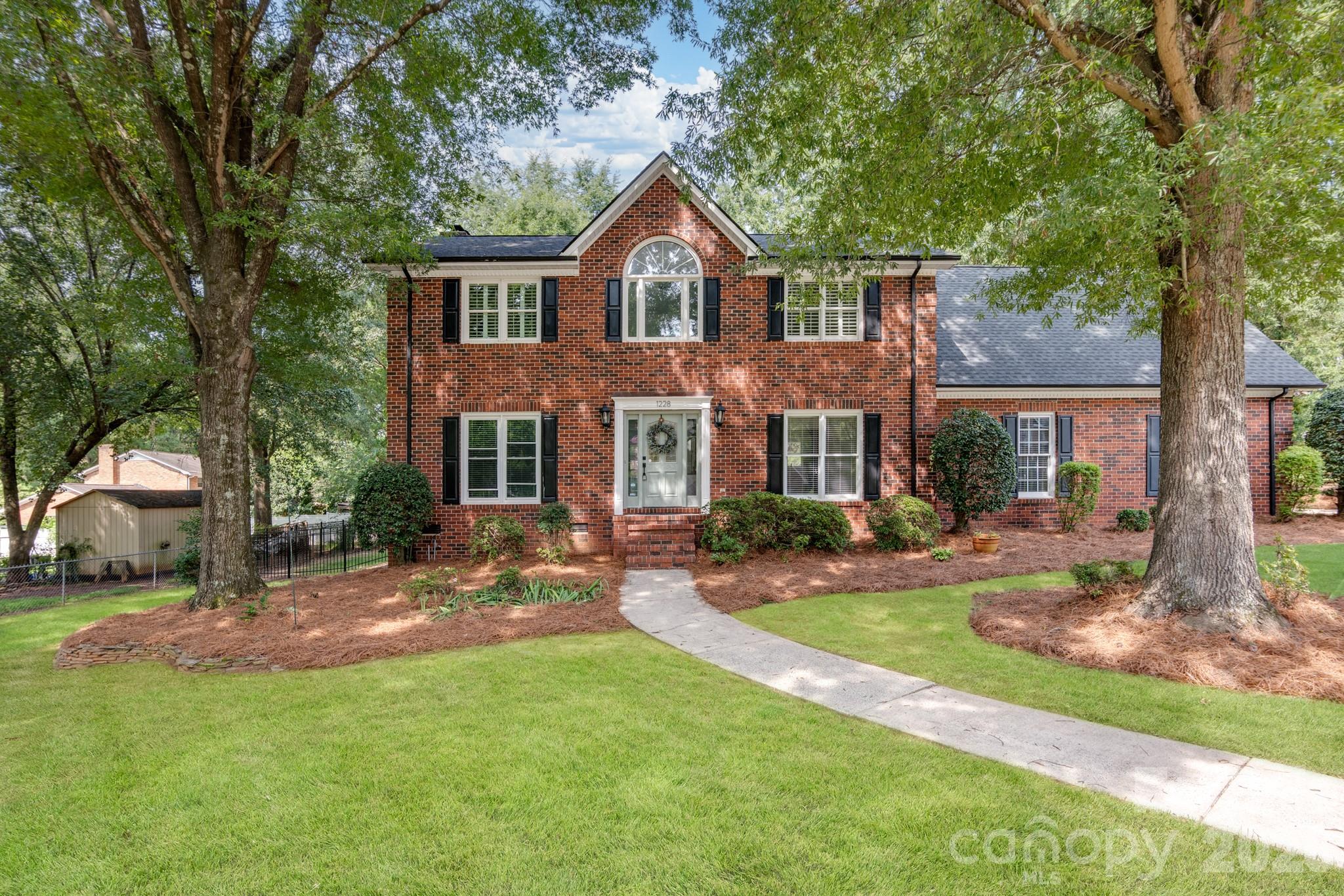 1228 12th Fairway Drive