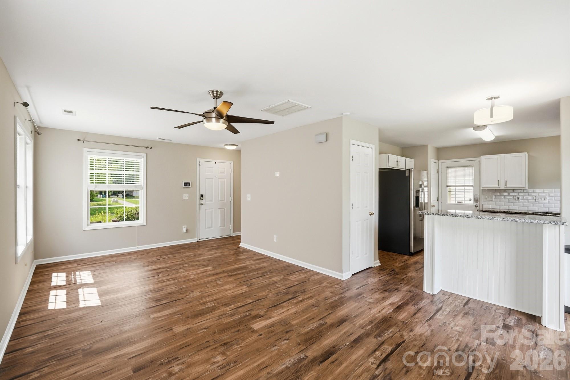 2722 Meadow Knoll Drive 12 Property Photo 4