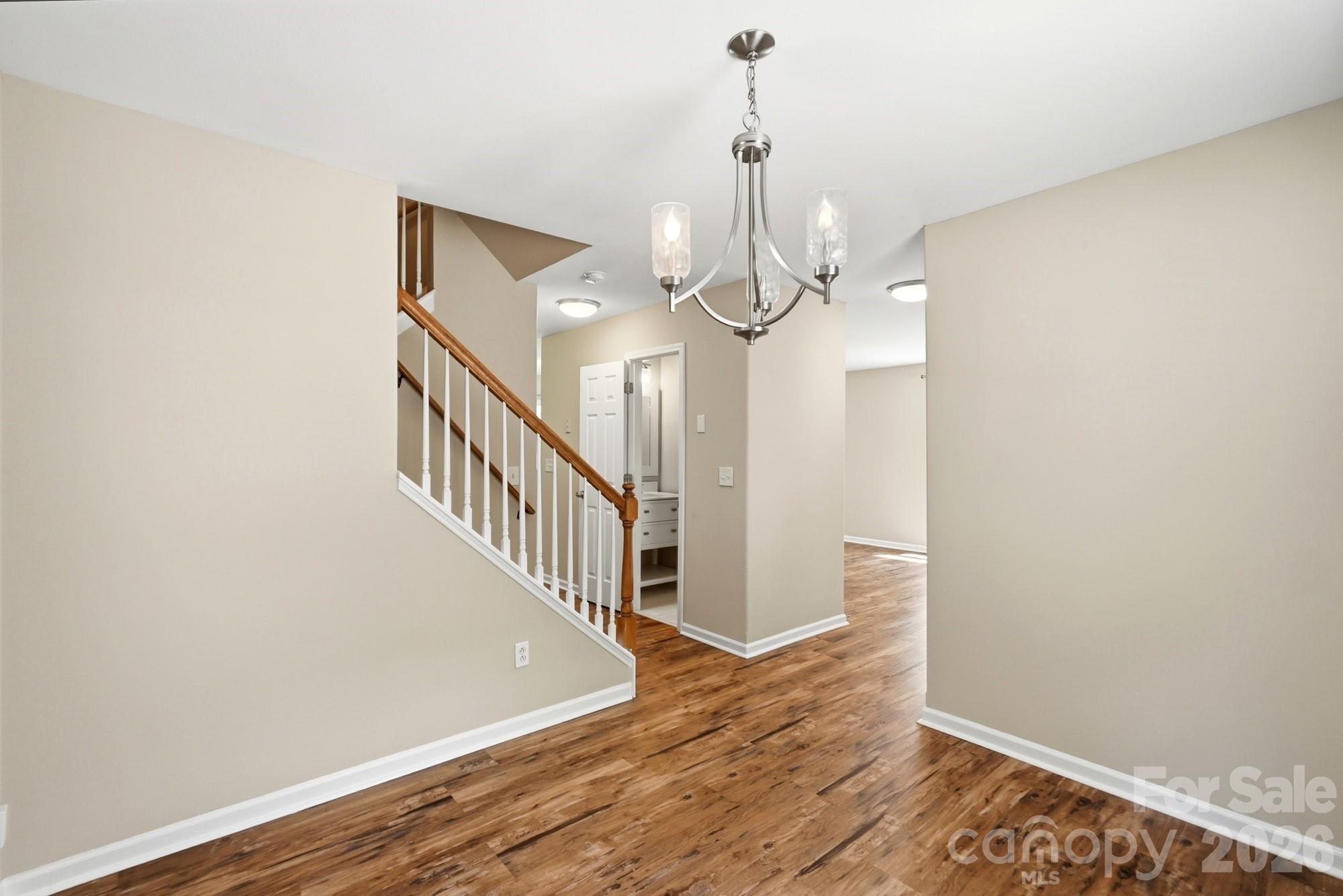 2722 Meadow Knoll Drive 12 Property Photo 8