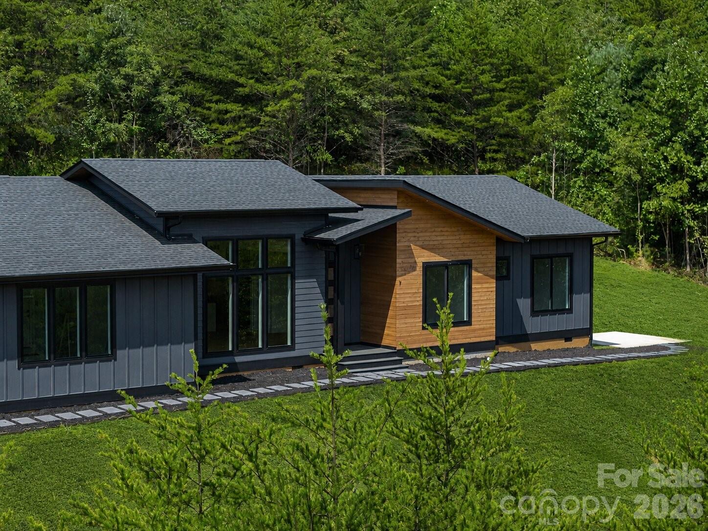 7 Spicebush Lane Property Photo 6