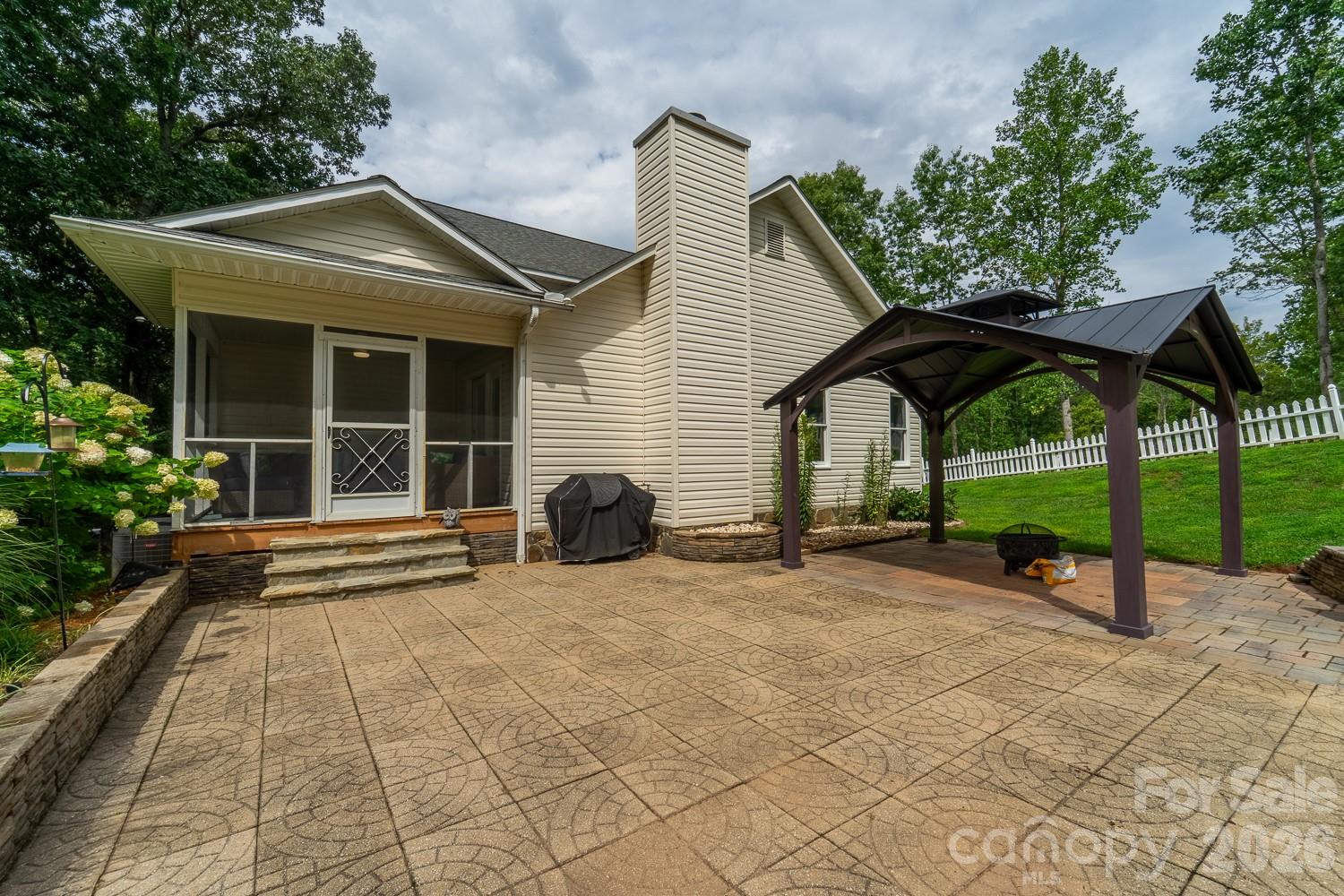 48 Main Trace Property Photo 17