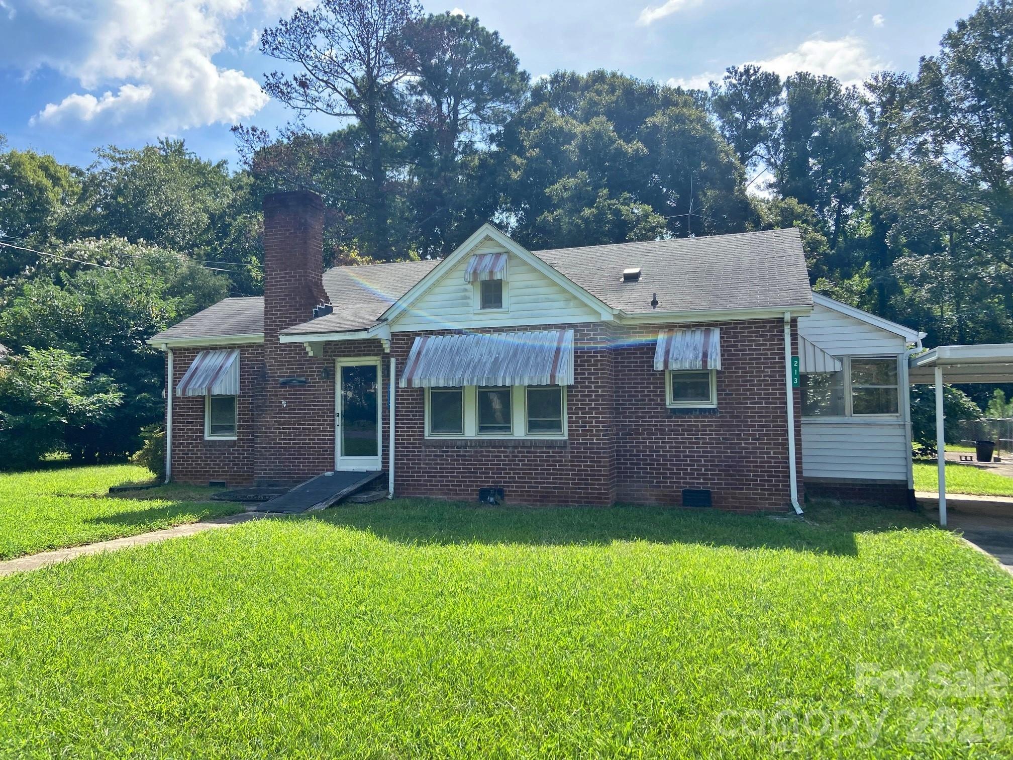 213 Wiley Avenue Property Photo 1