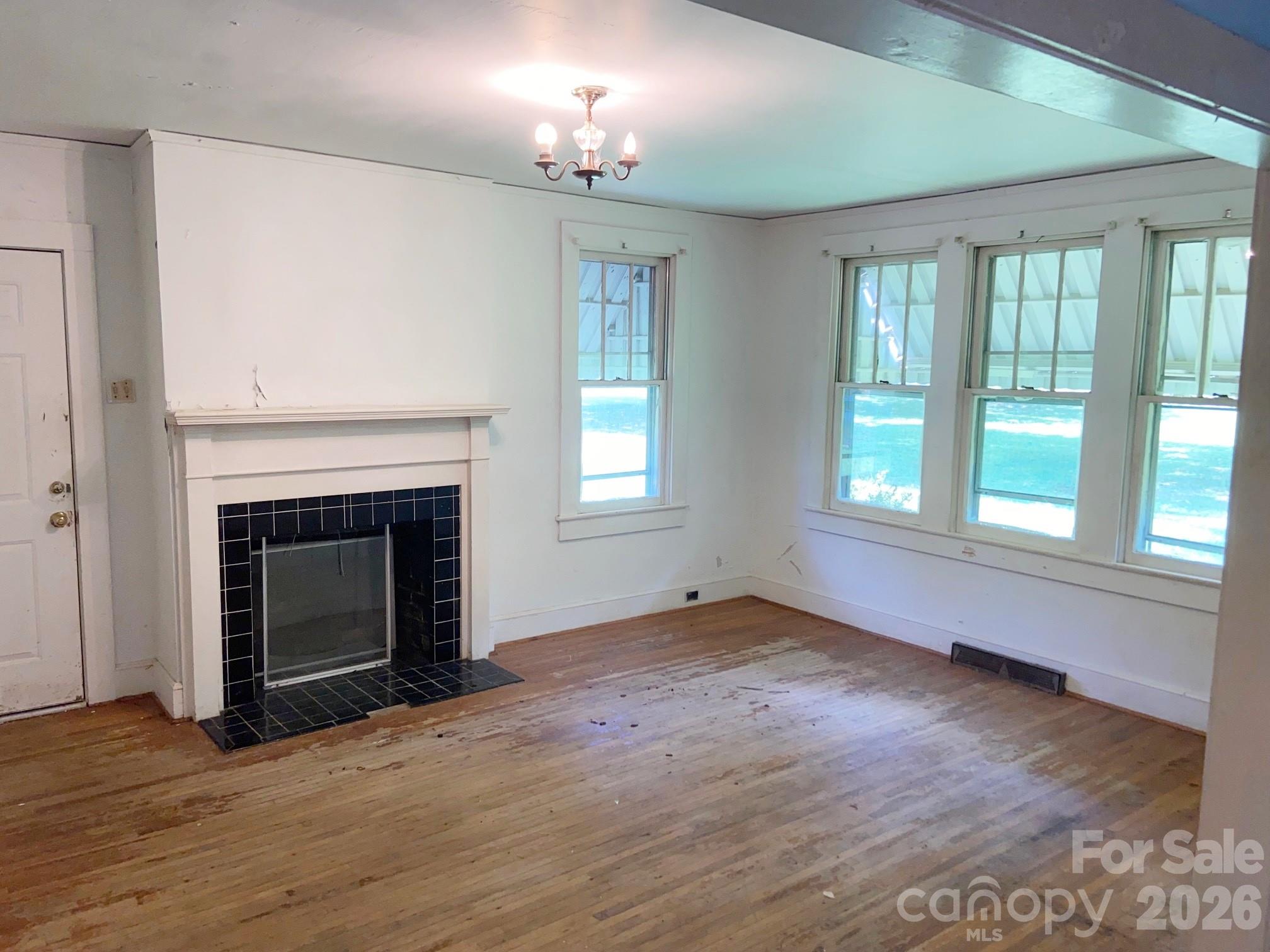 213 Wiley Avenue Property Photo 2
