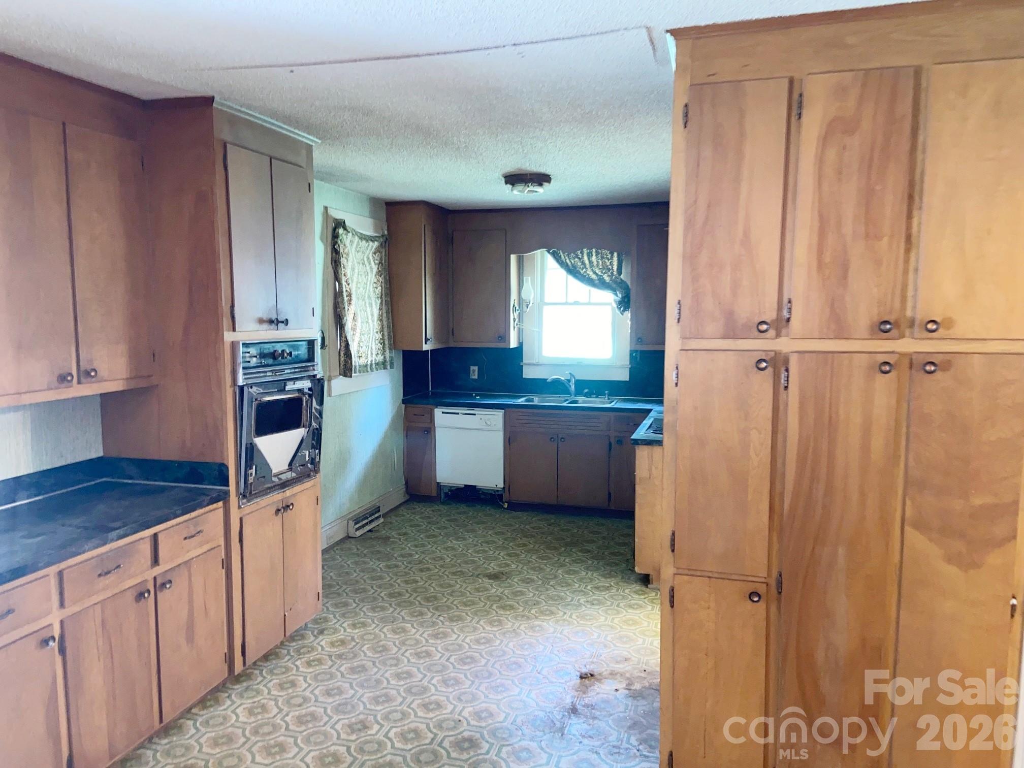 213 Wiley Avenue Property Photo 8
