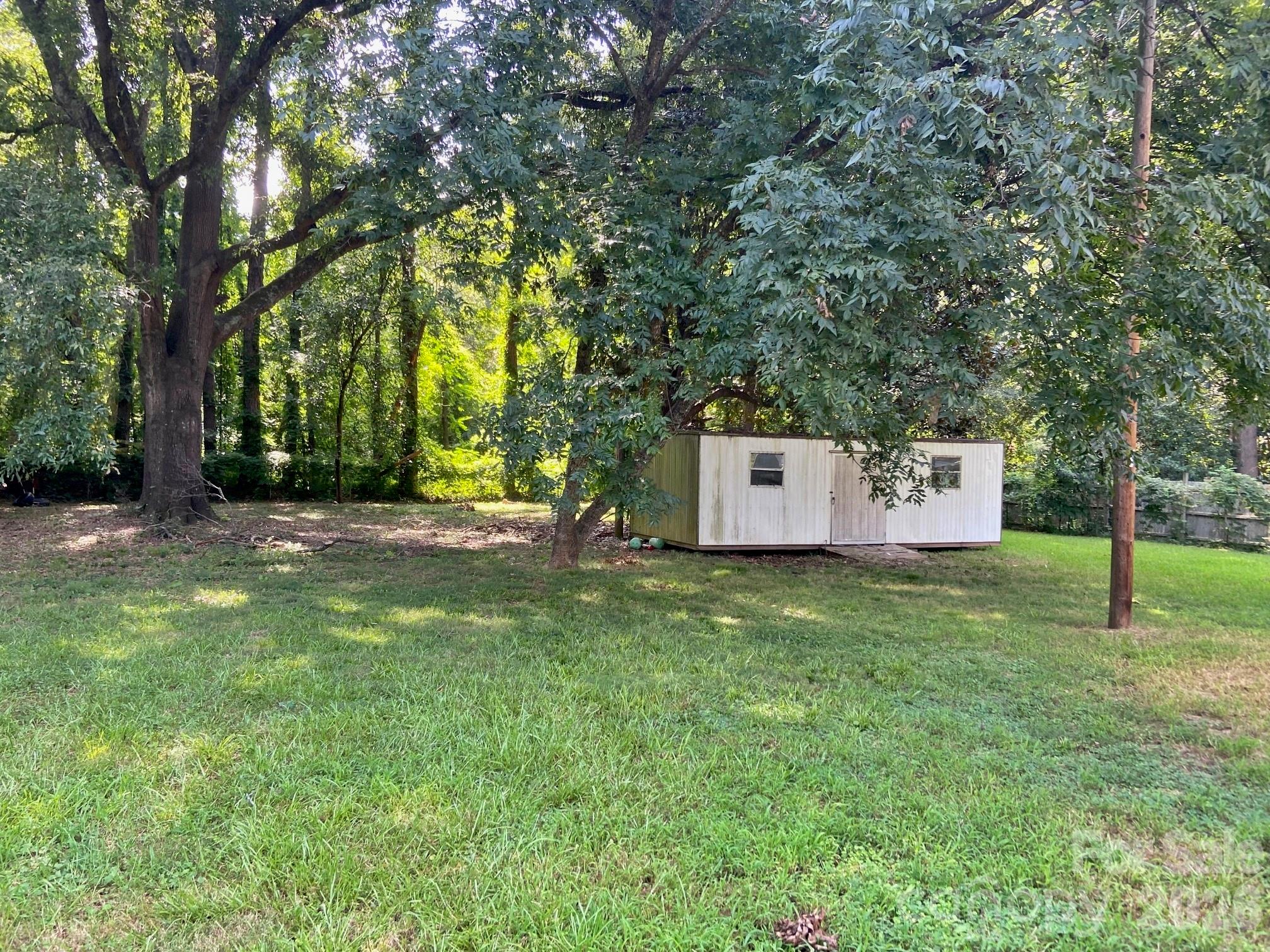 213 Wiley Avenue Property Photo 15