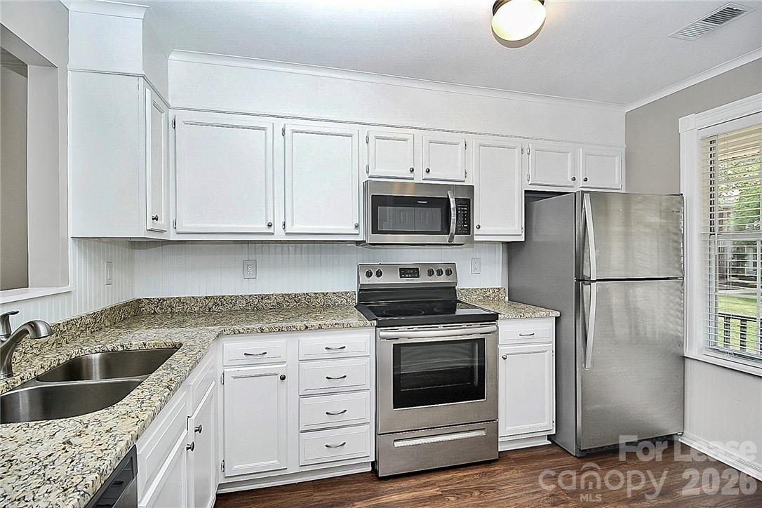 8203 Golf Ridge Drive Property Photo 5