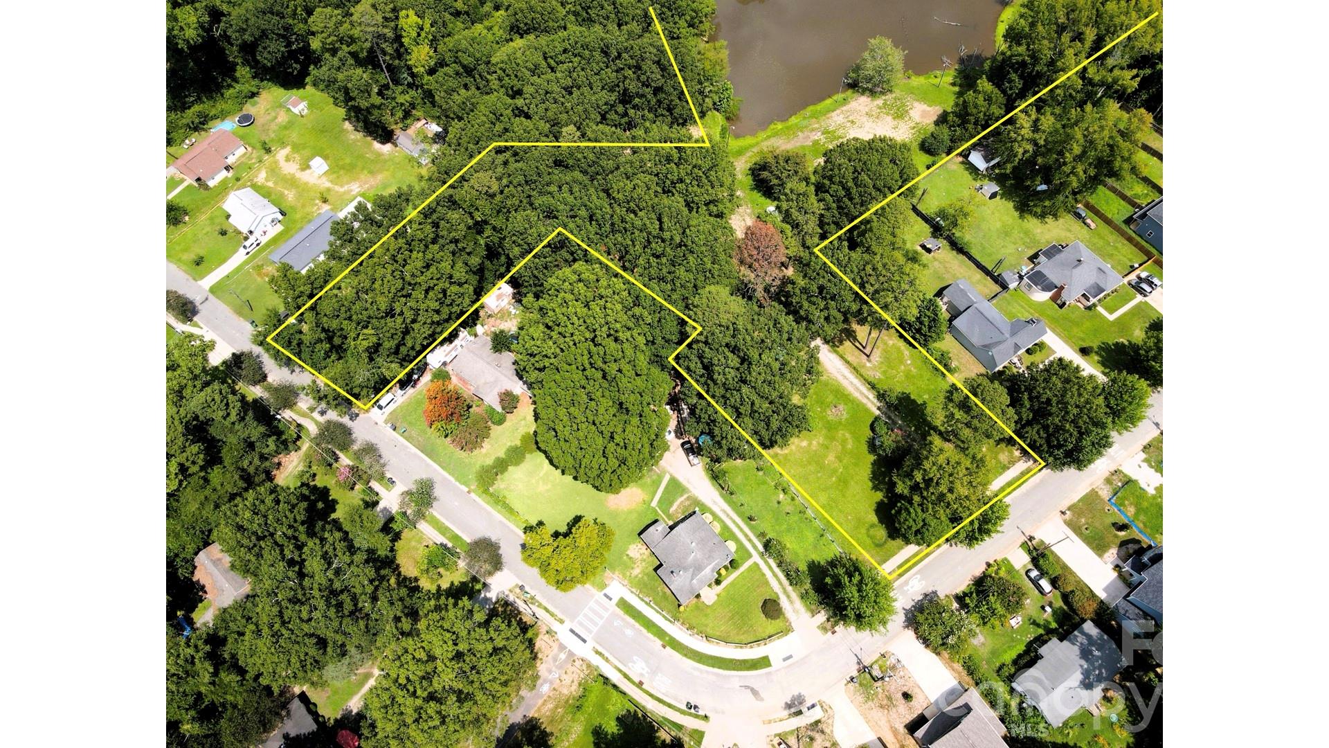 524 Dawn Circle Property Photo 4