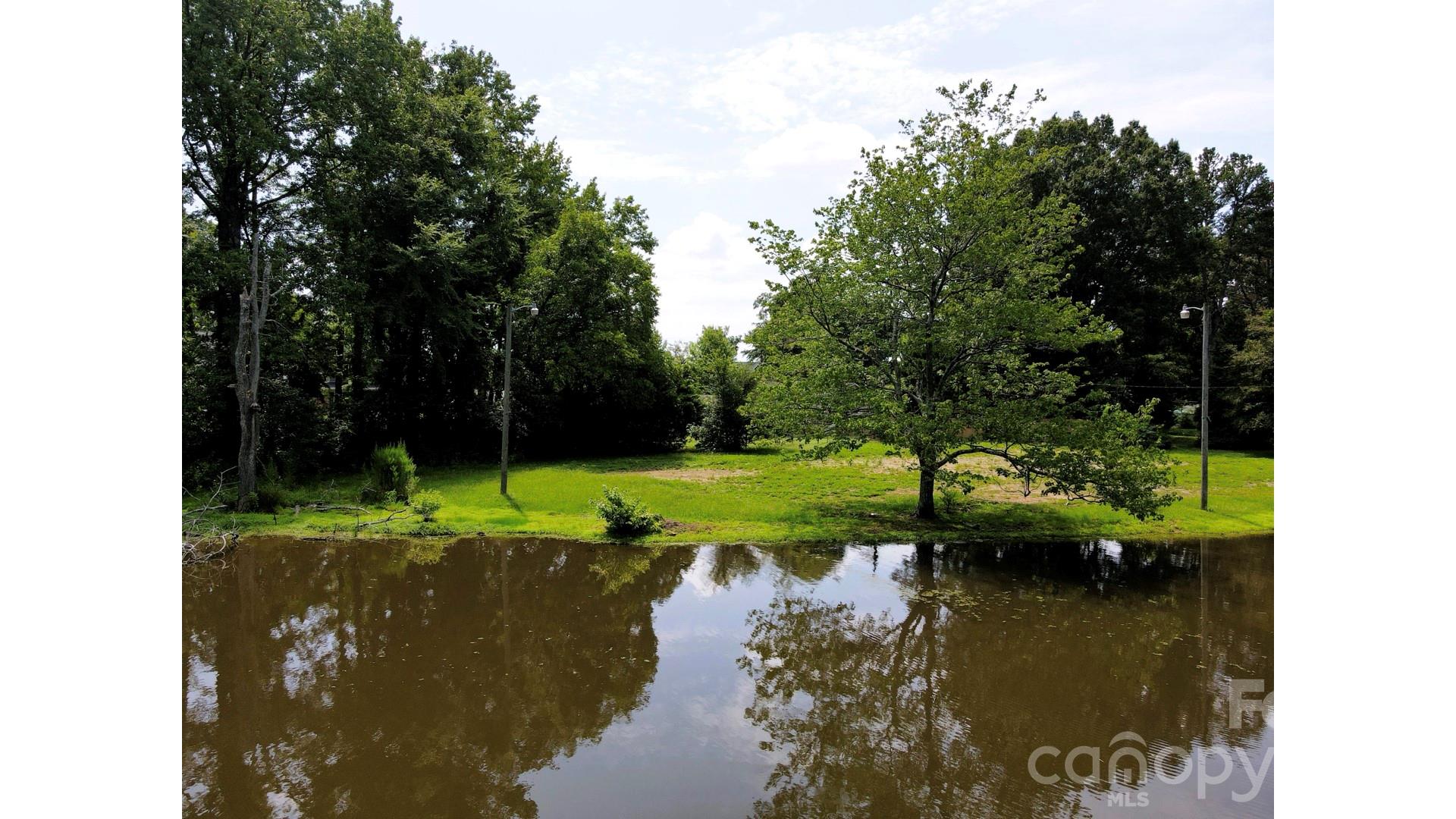 524 Dawn Circle Property Photo 29