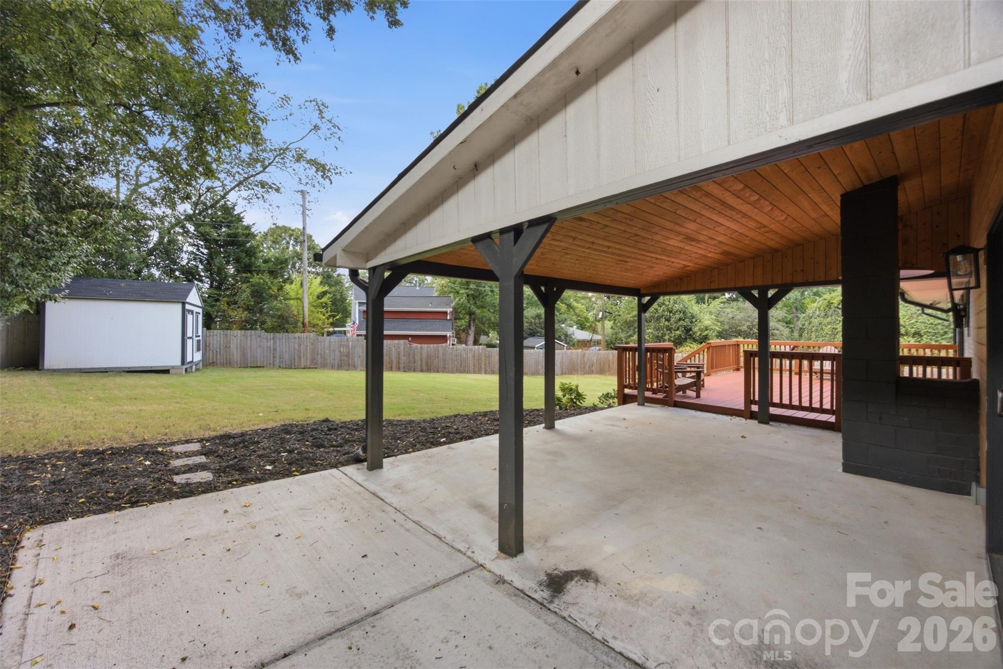 615 Manhasset Road Property Photo 12