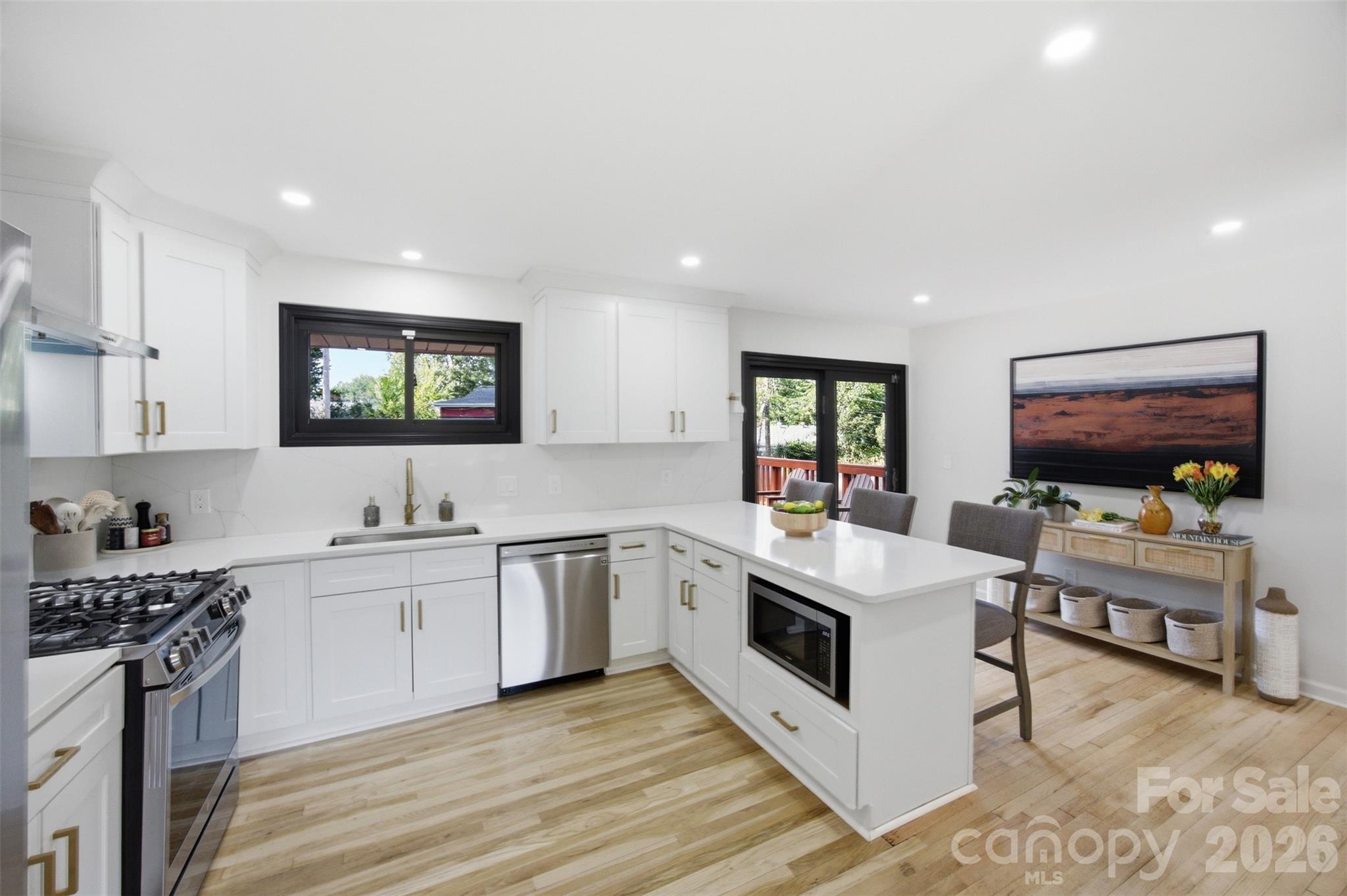 615 Manhasset Road Property Photo 25