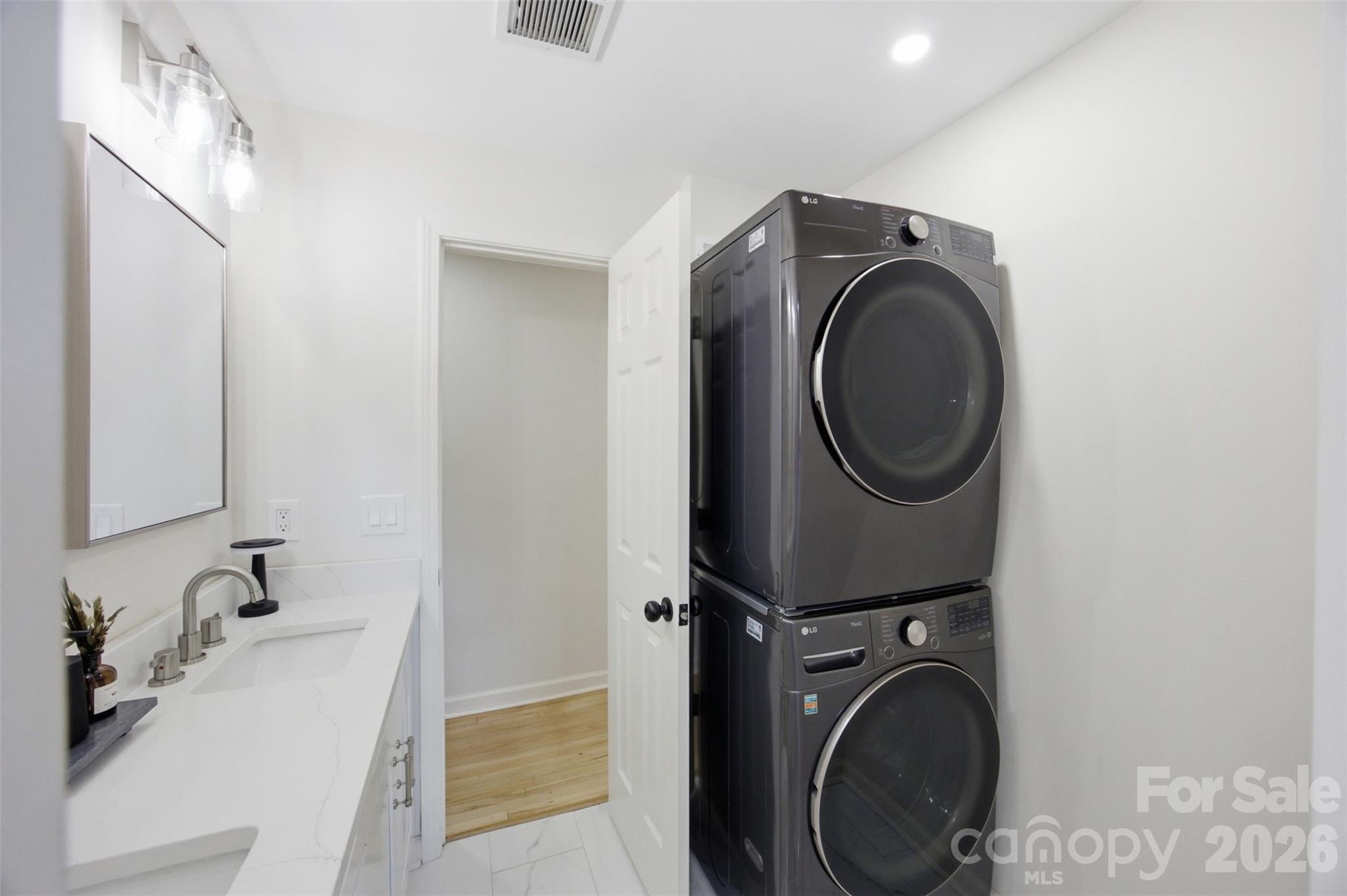 615 Manhasset Road Property Photo 46