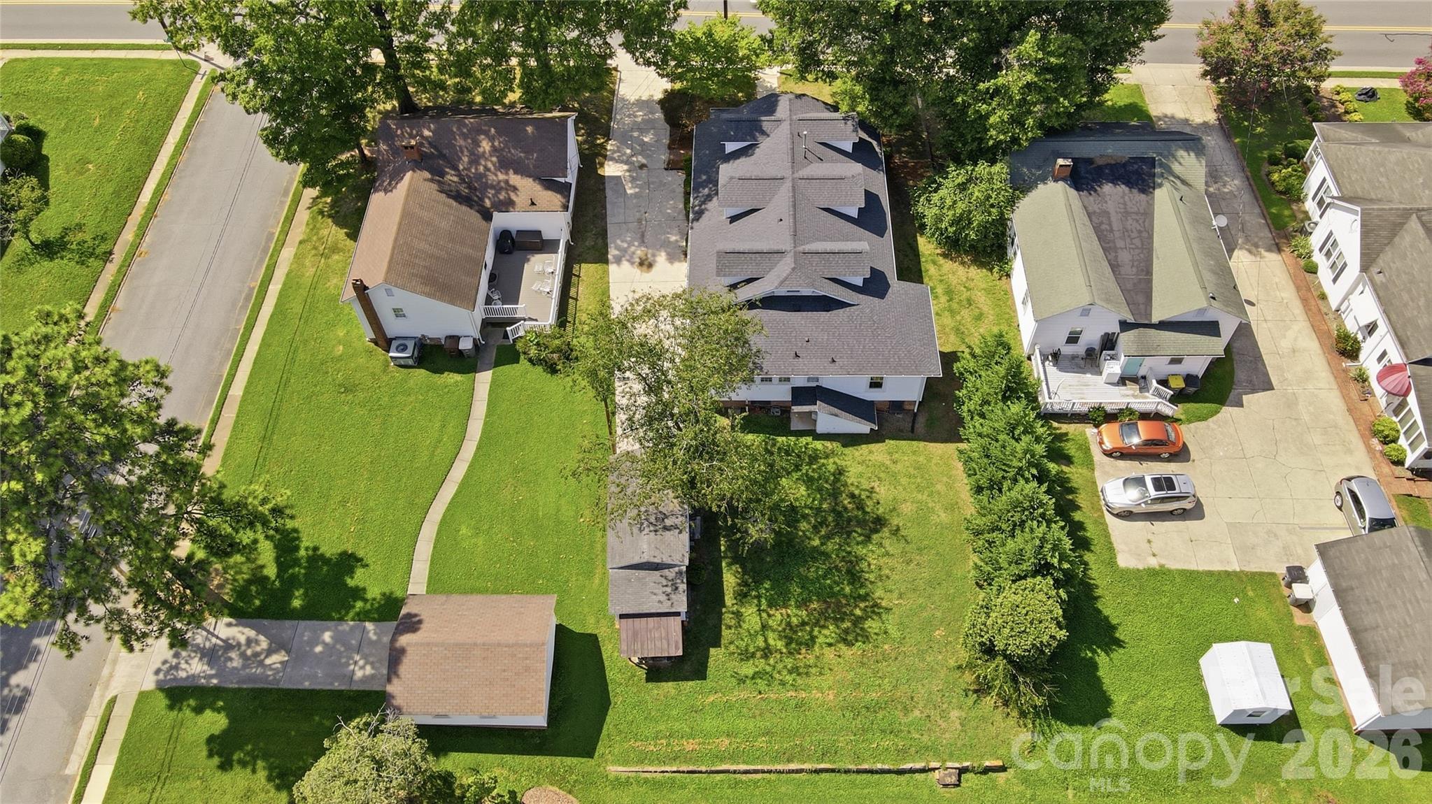 302 N Ridge Avenue Property Photo 3