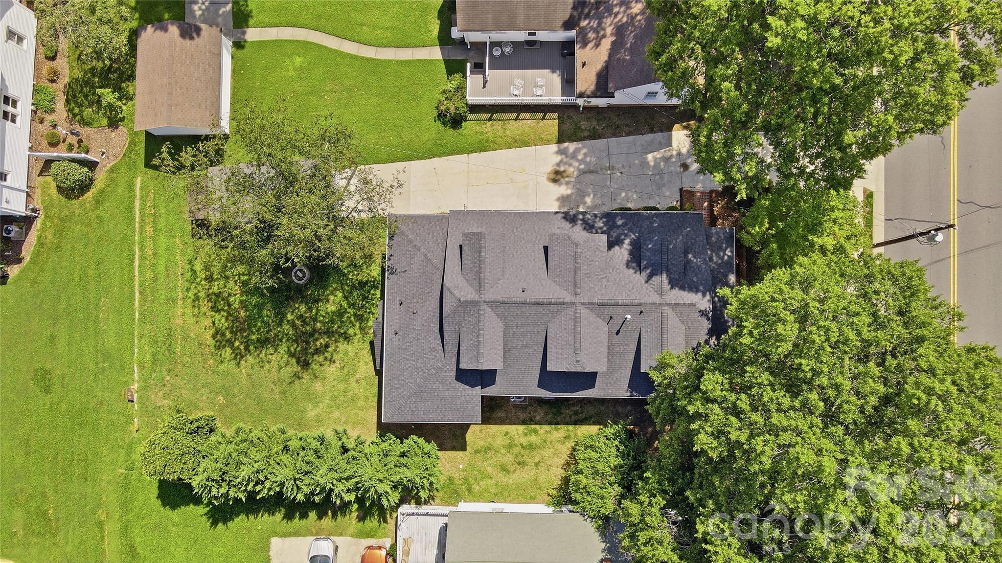 302 N Ridge Avenue Property Photo 4