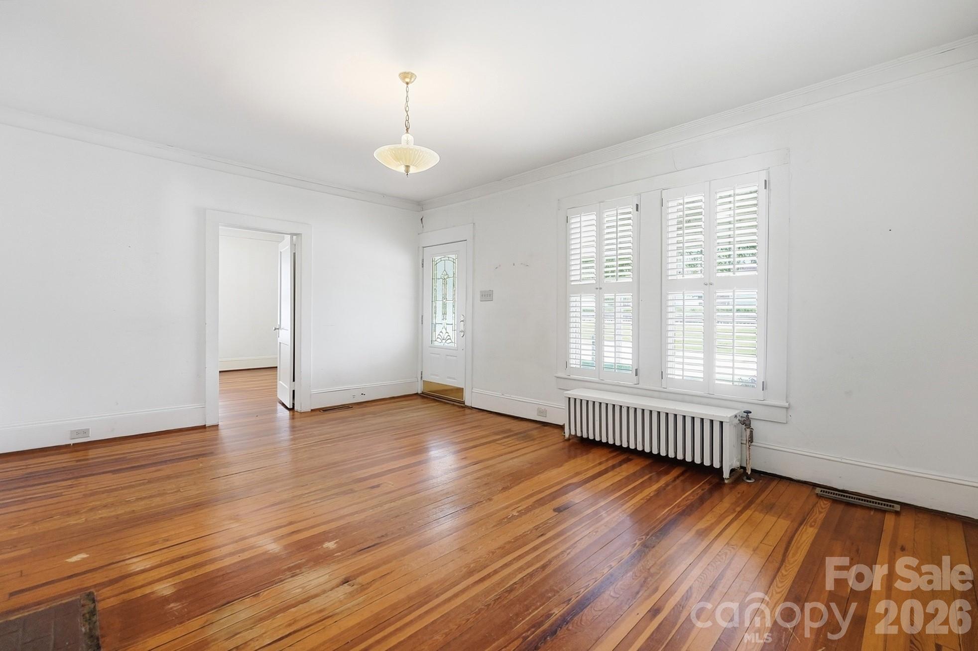 302 N Ridge Avenue Property Photo 9