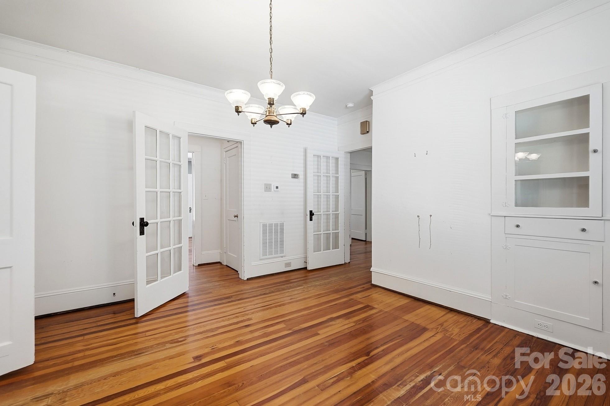 302 N Ridge Avenue Property Photo 10